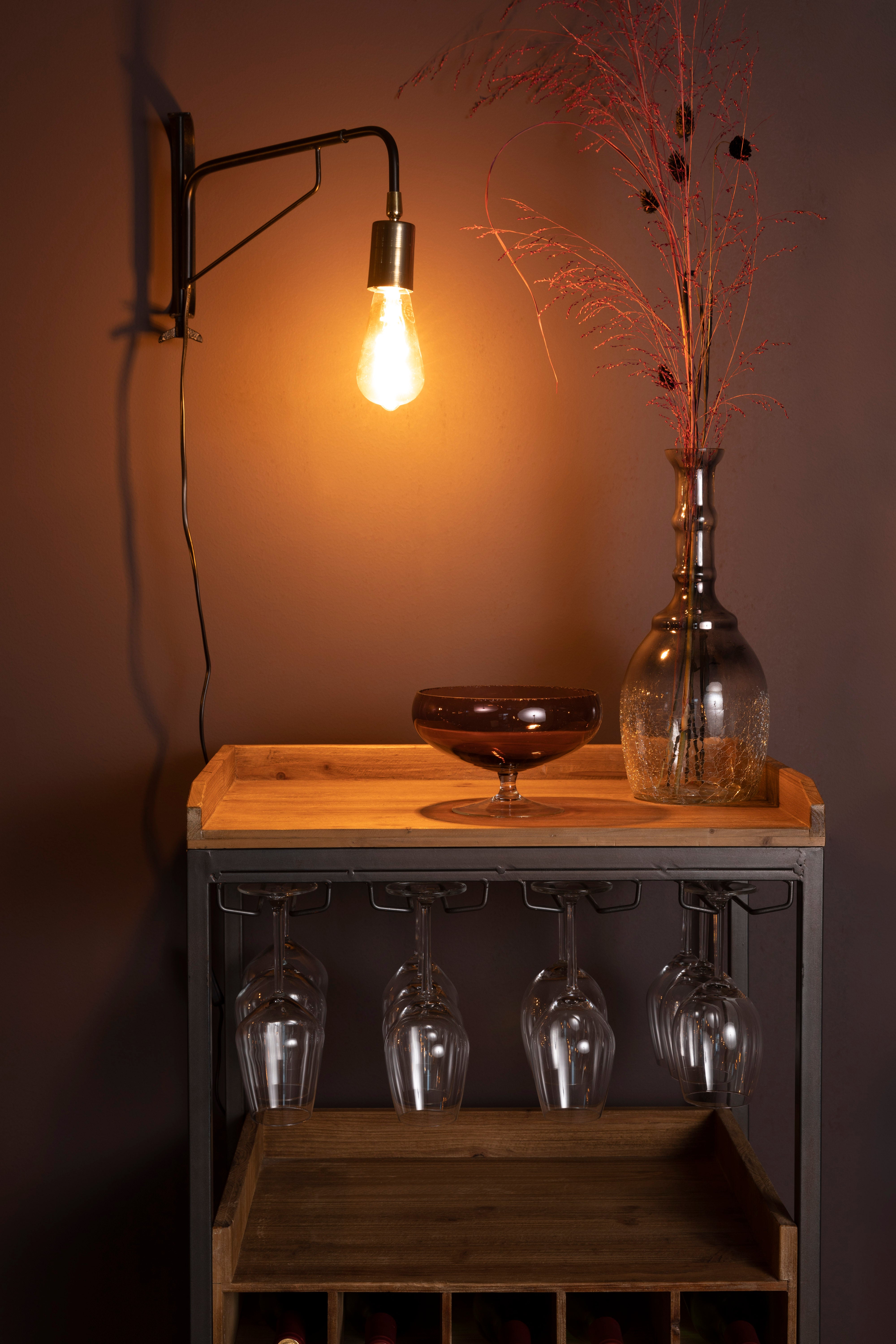 Wandleuchte mit Arm LASSE schwarz mit Gold