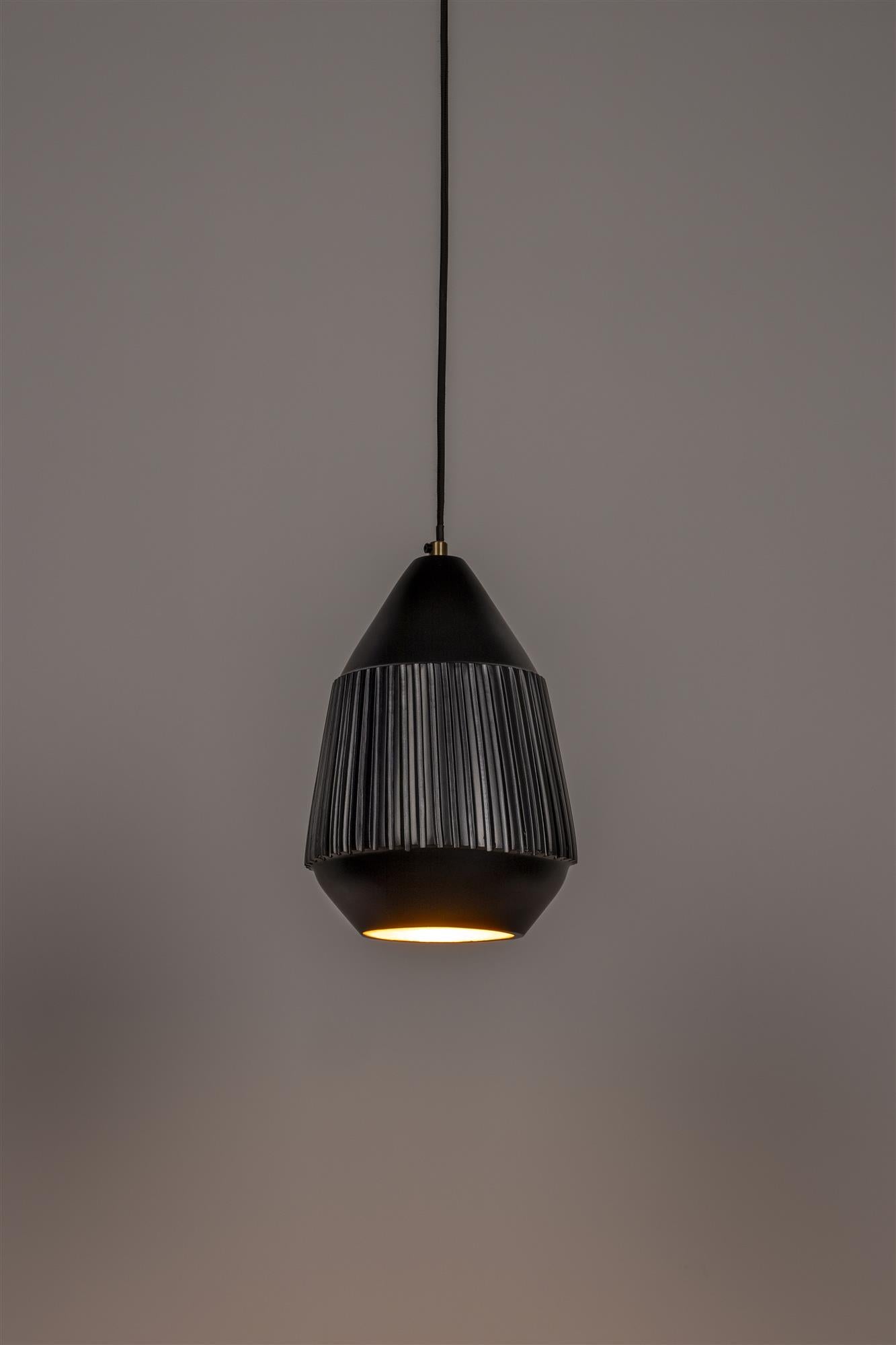 AYSA black pendant lamp