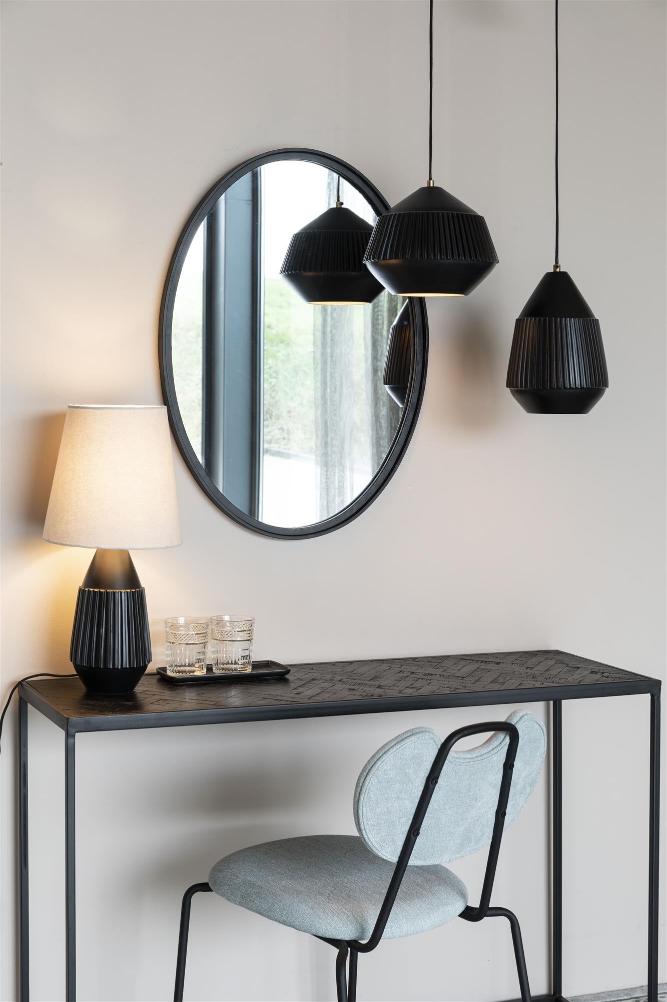 AYSA black pendant lamp