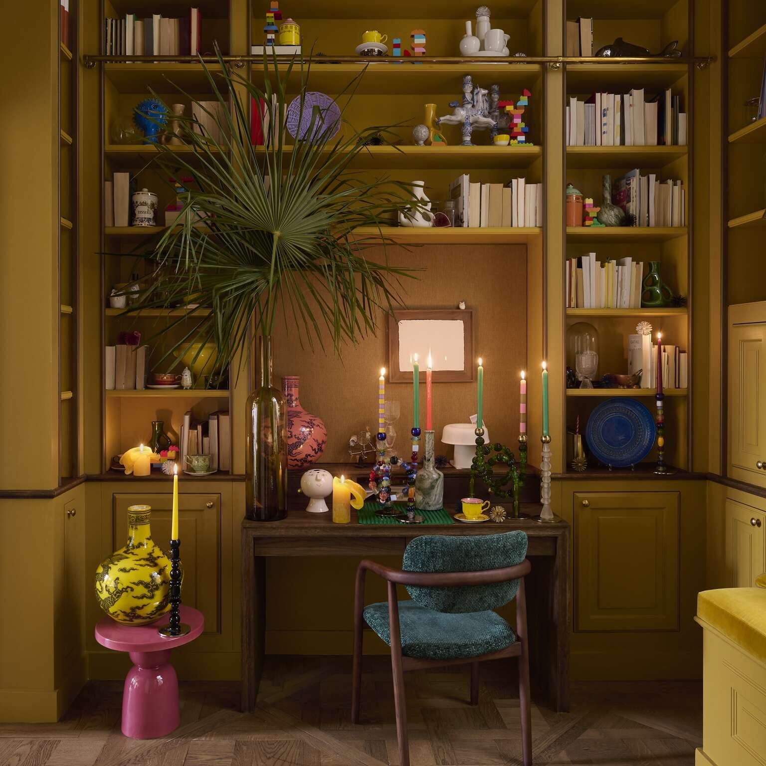 Sessel mit Armlehnen HENRY dunkelgrün mit Holzgestell