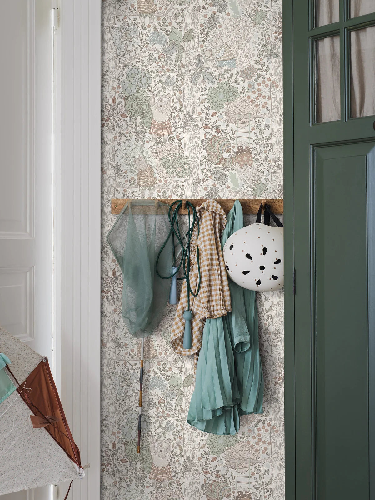 Children's wallpaper with a fairytale forest theme CHARLIE cream with green