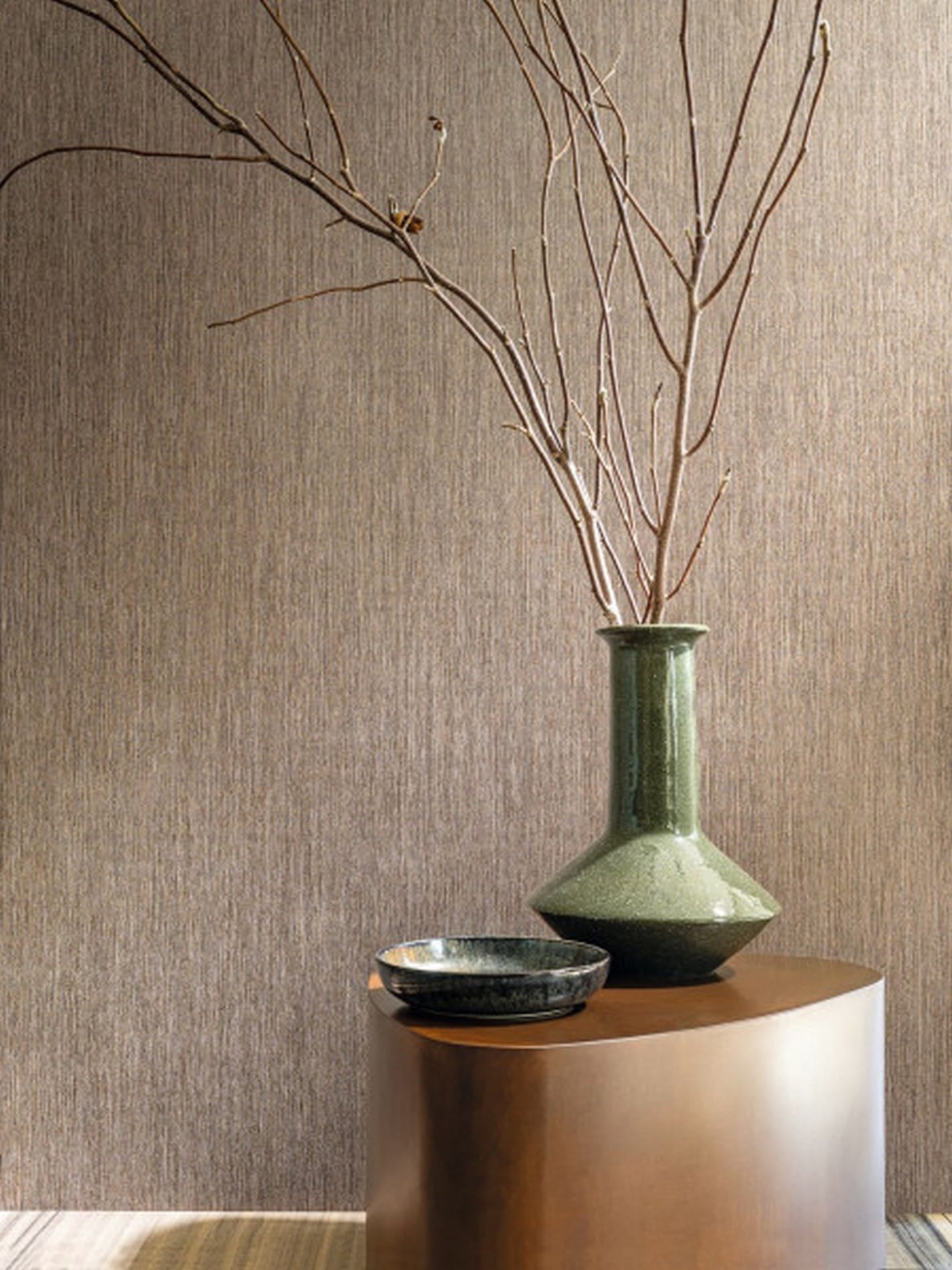 Structural striped wallpaper mimicking the banana plant MAURELII - SEPIA dark gray with brown