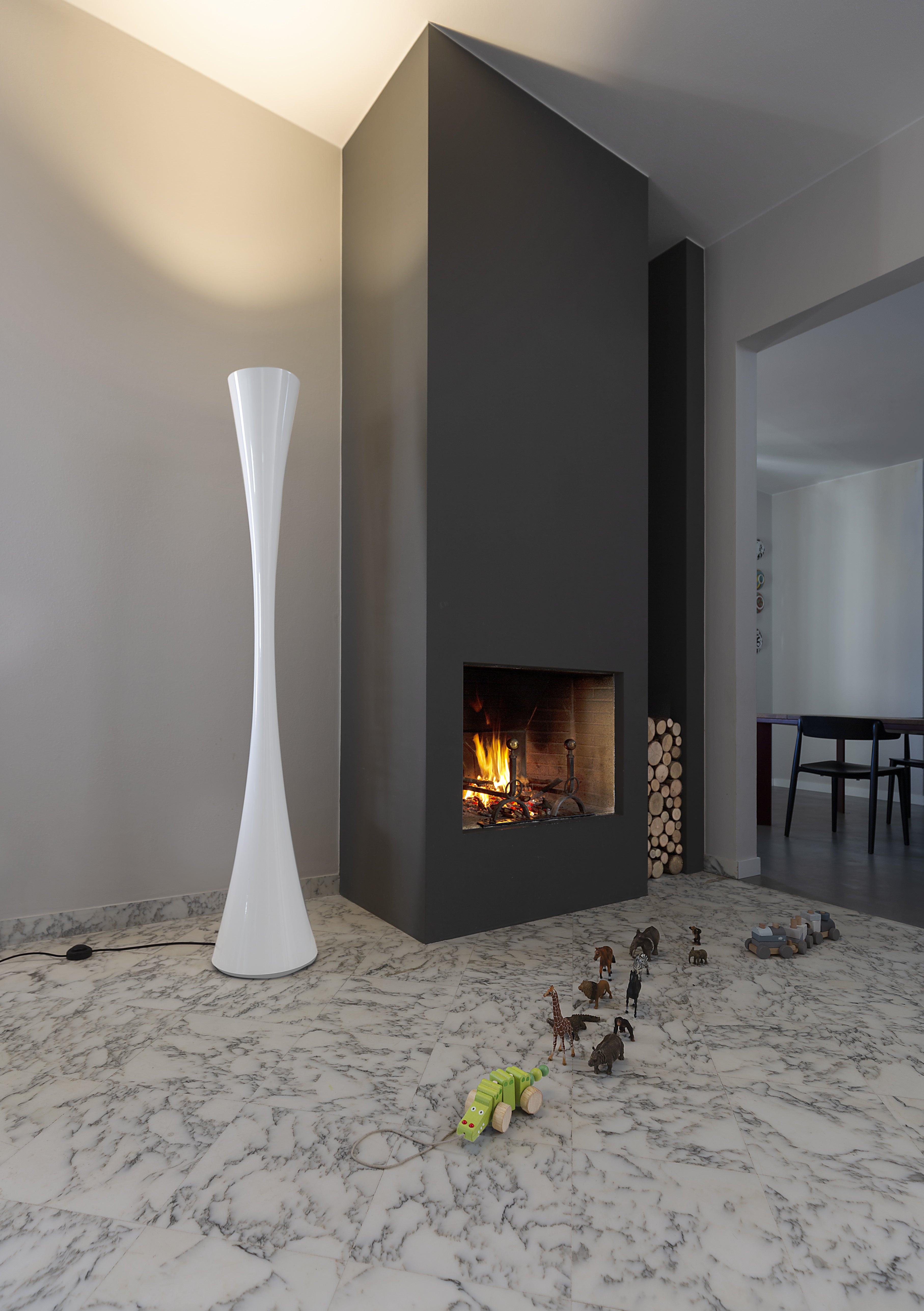 BICONICA Floor Lamp in Glossy White