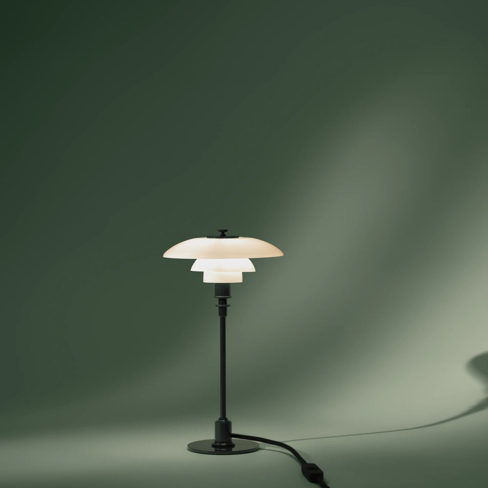 Tischlampe PH 2/1 in Weiß mit dunkelgrünem Fuß
