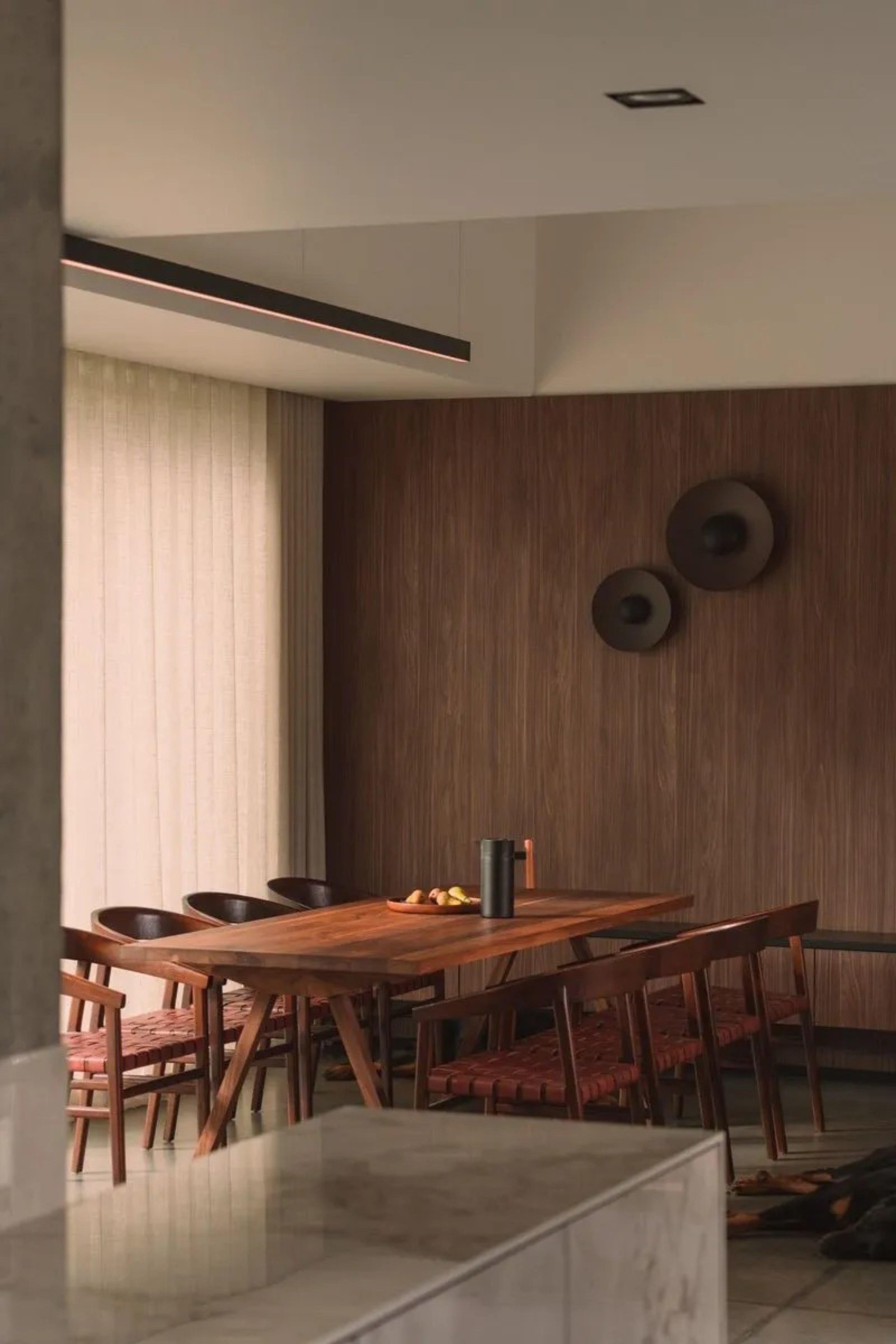 Tisch VICTORIA Nussbaum
