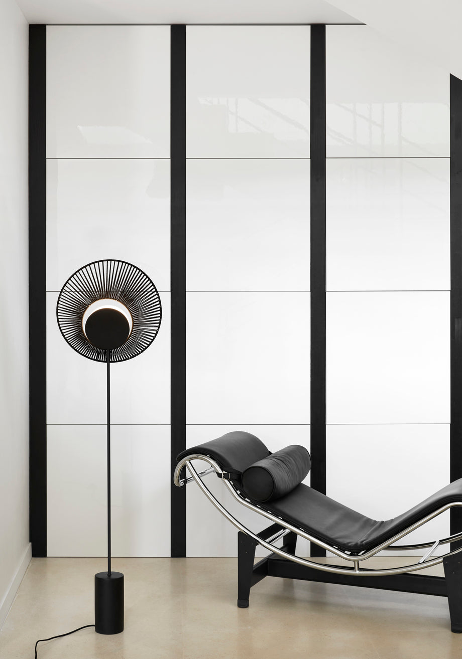 Auster schwarze Stehlampe