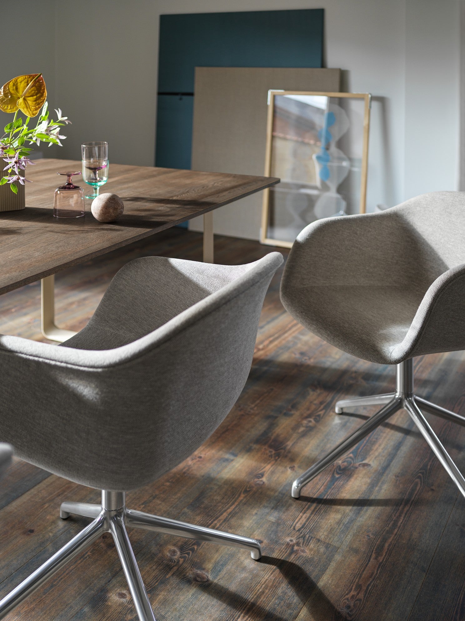 Table 70/70 dark oak wood with white base