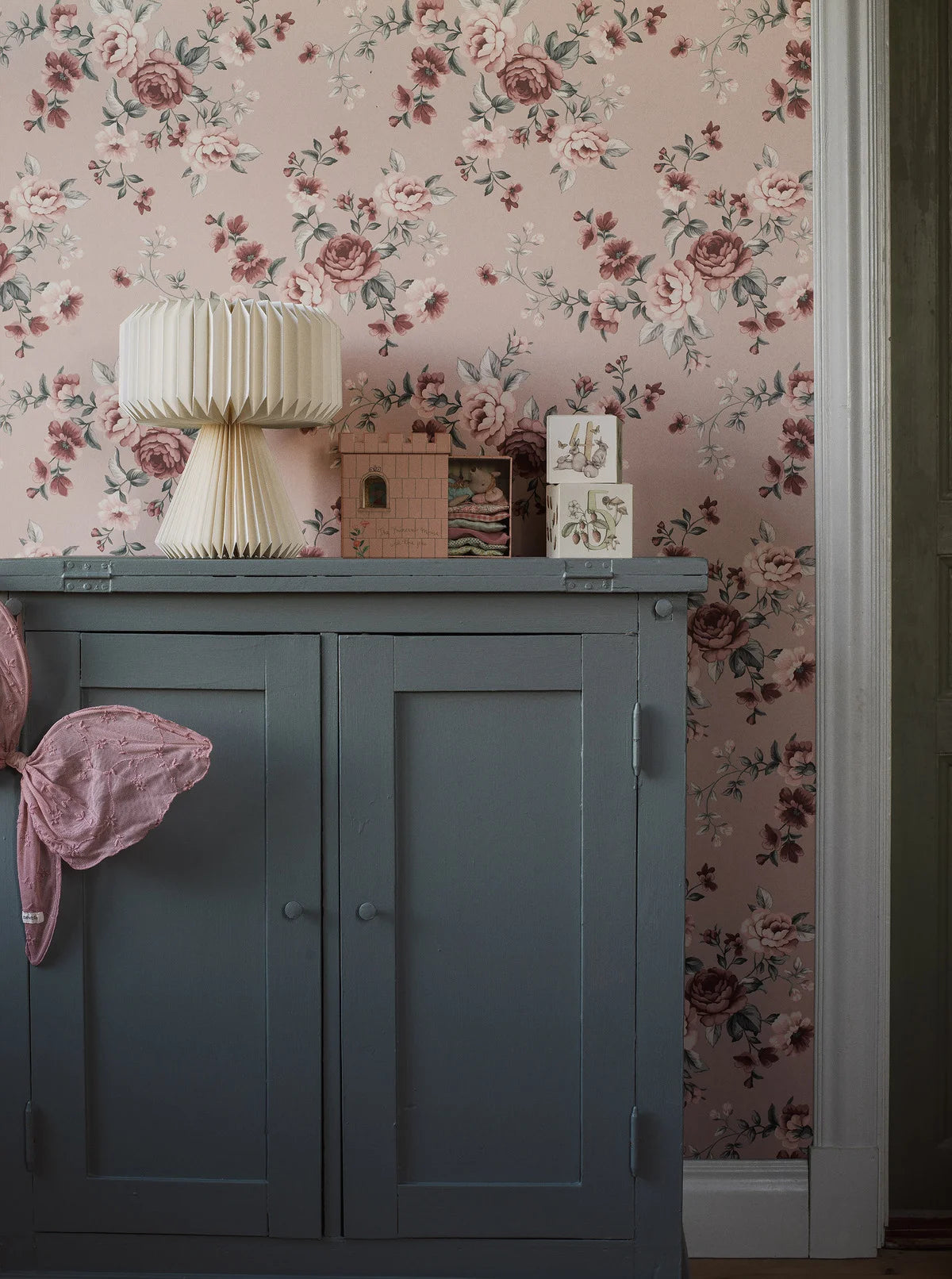 NOMI Pink Floral Pattern Wallpaper