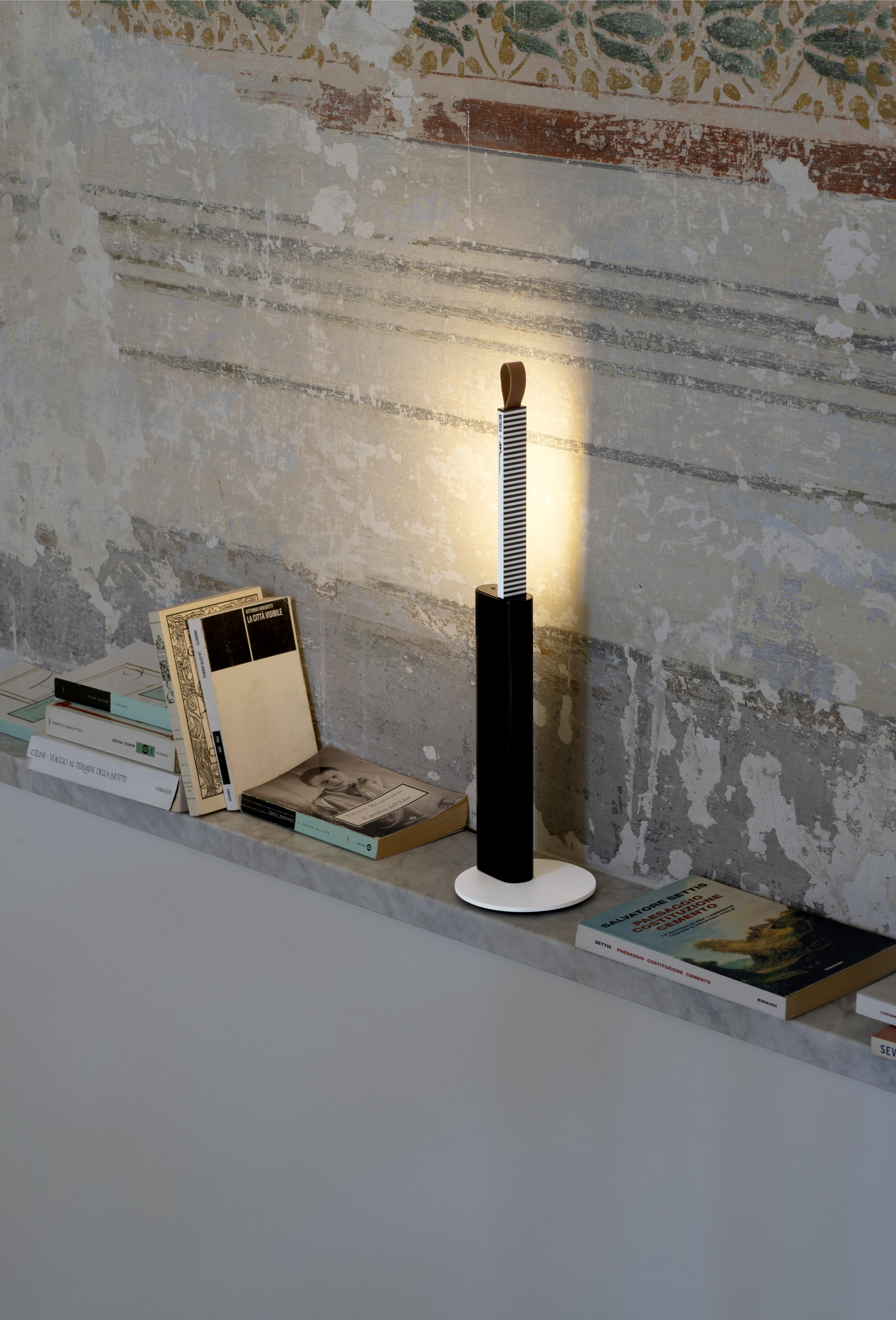 Tischlampe METRICA glänzend schwarz