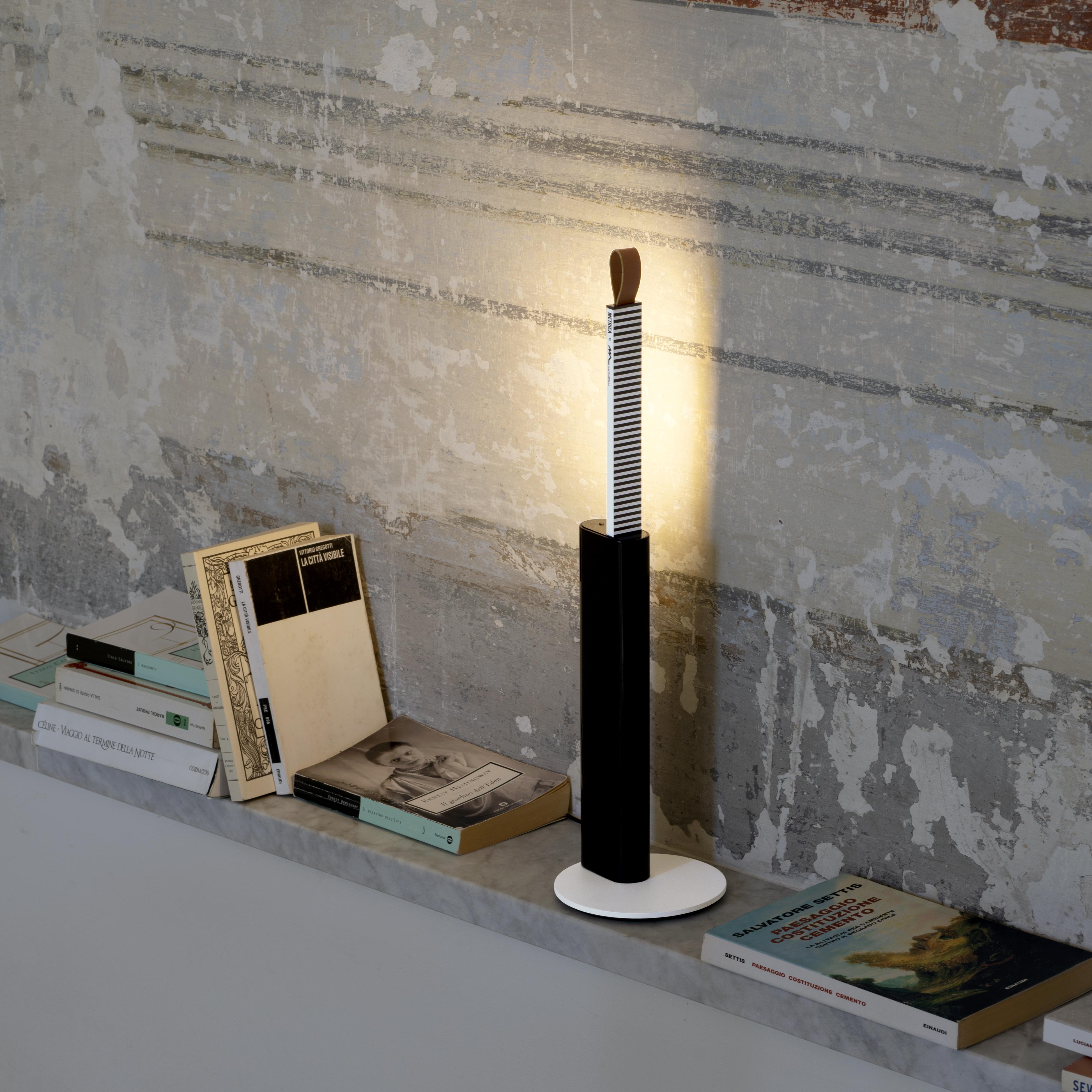 Tischlampe METRICA glänzend schwarz