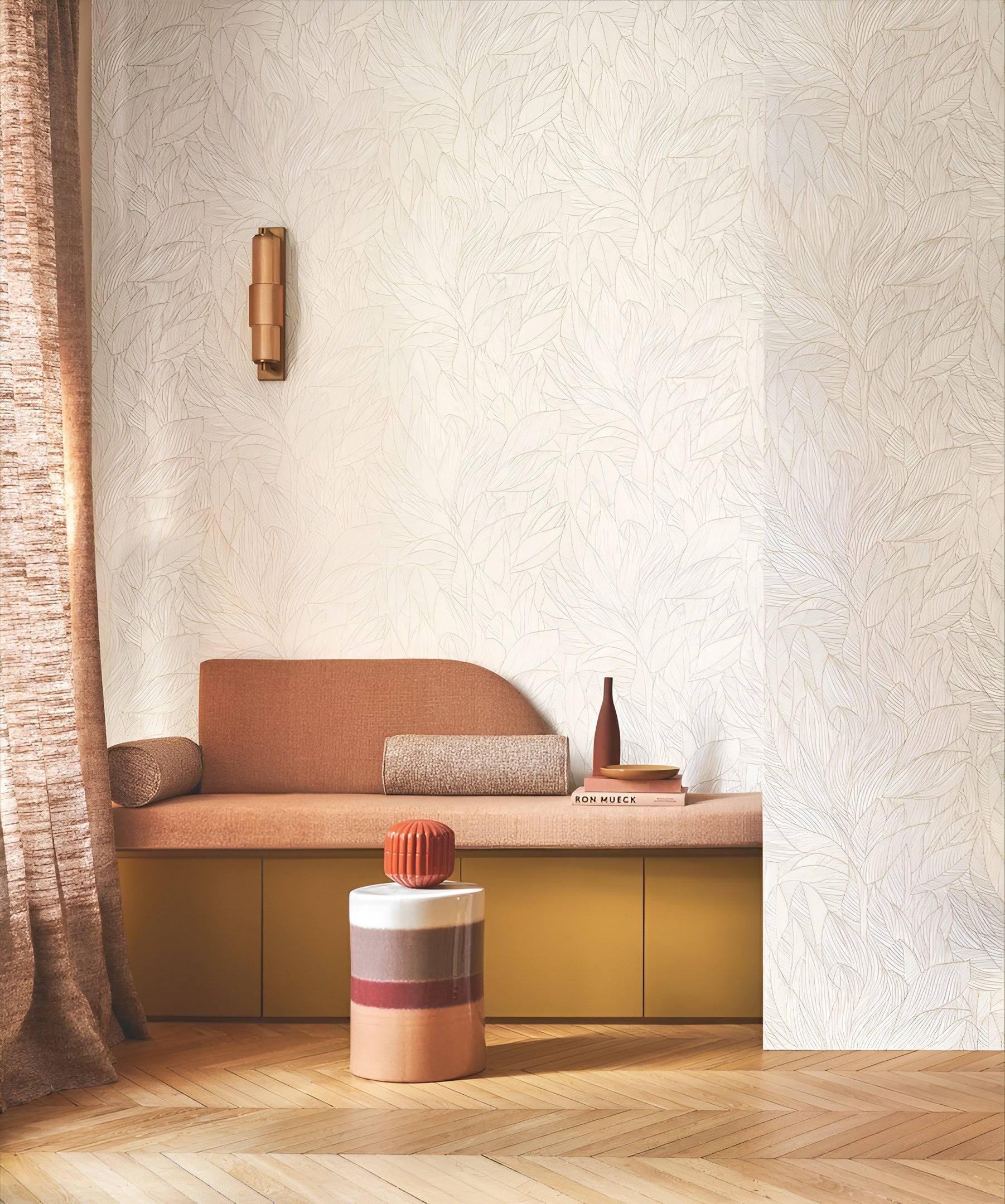 Wallpaper with a plant leaf motif and metallic effect HOSTA - IVORY/GOLD ivory with gold