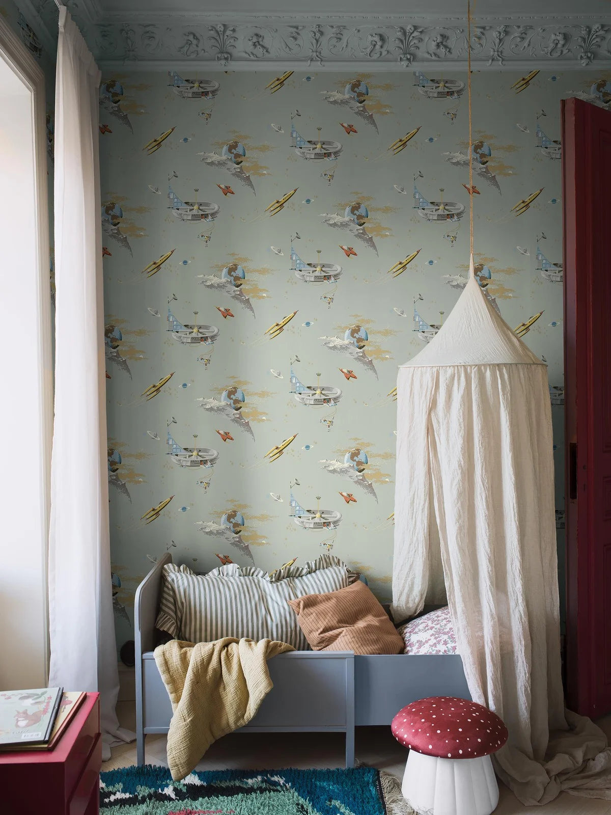 Tapete für Kinder mit dem Motiv Weltraum ABENTEUER in gedämpftem Grün