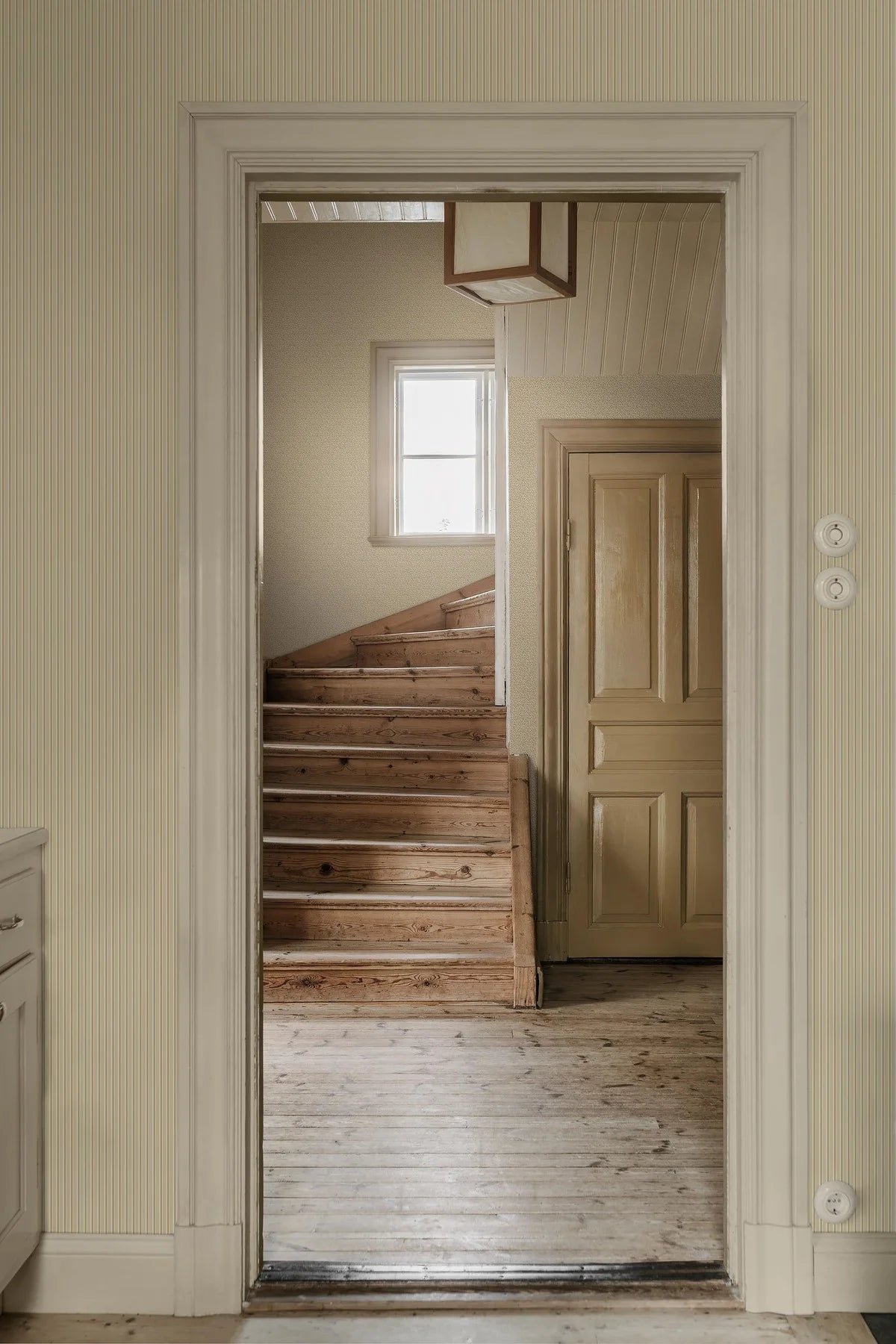 Tapete mit Pflanzenmotiv IDA gelb mit weiß