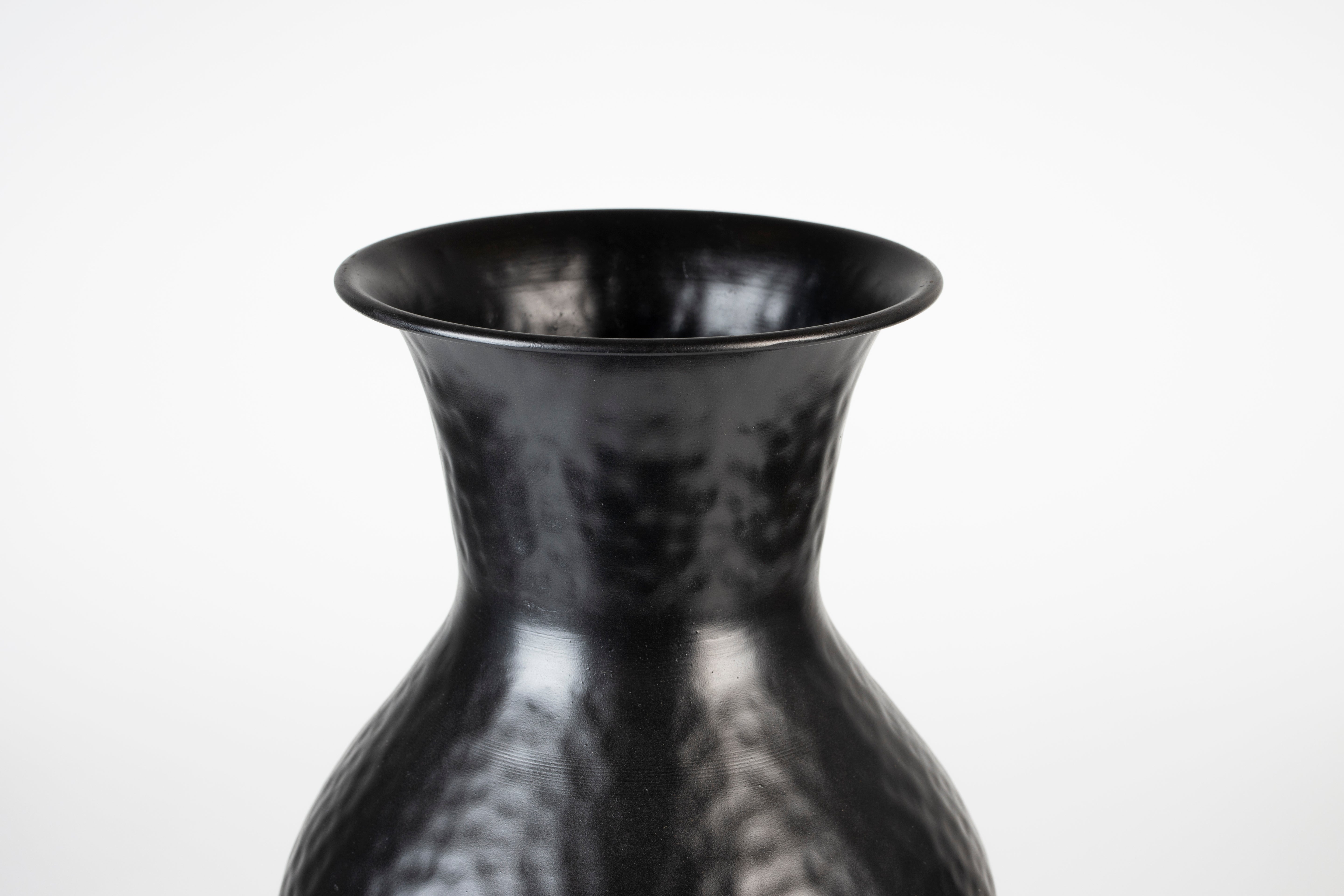 DUNJA Black Vase