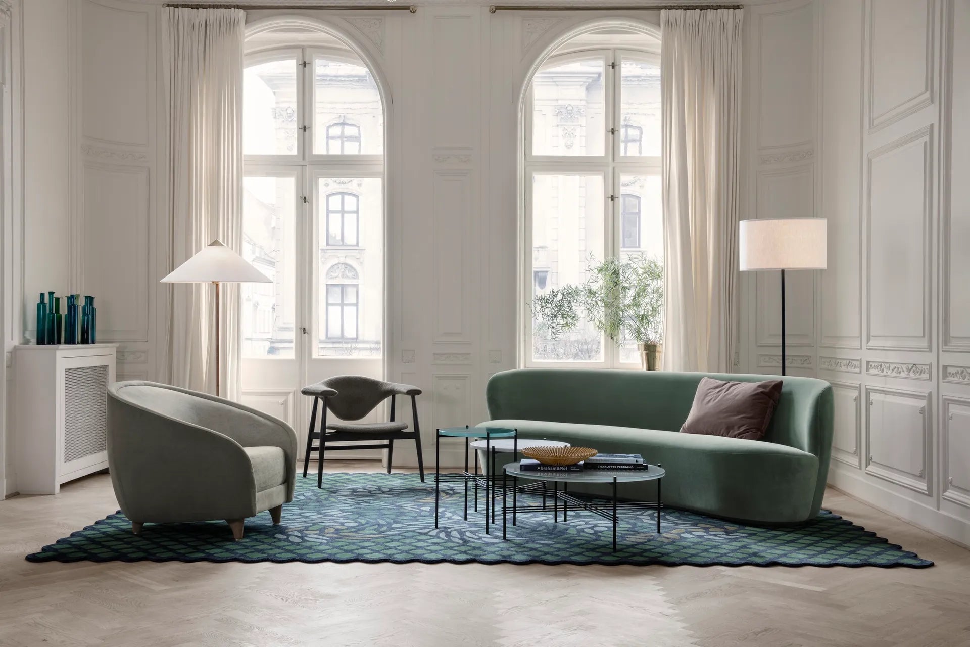 MASCULO upholstered armchair with walnut base