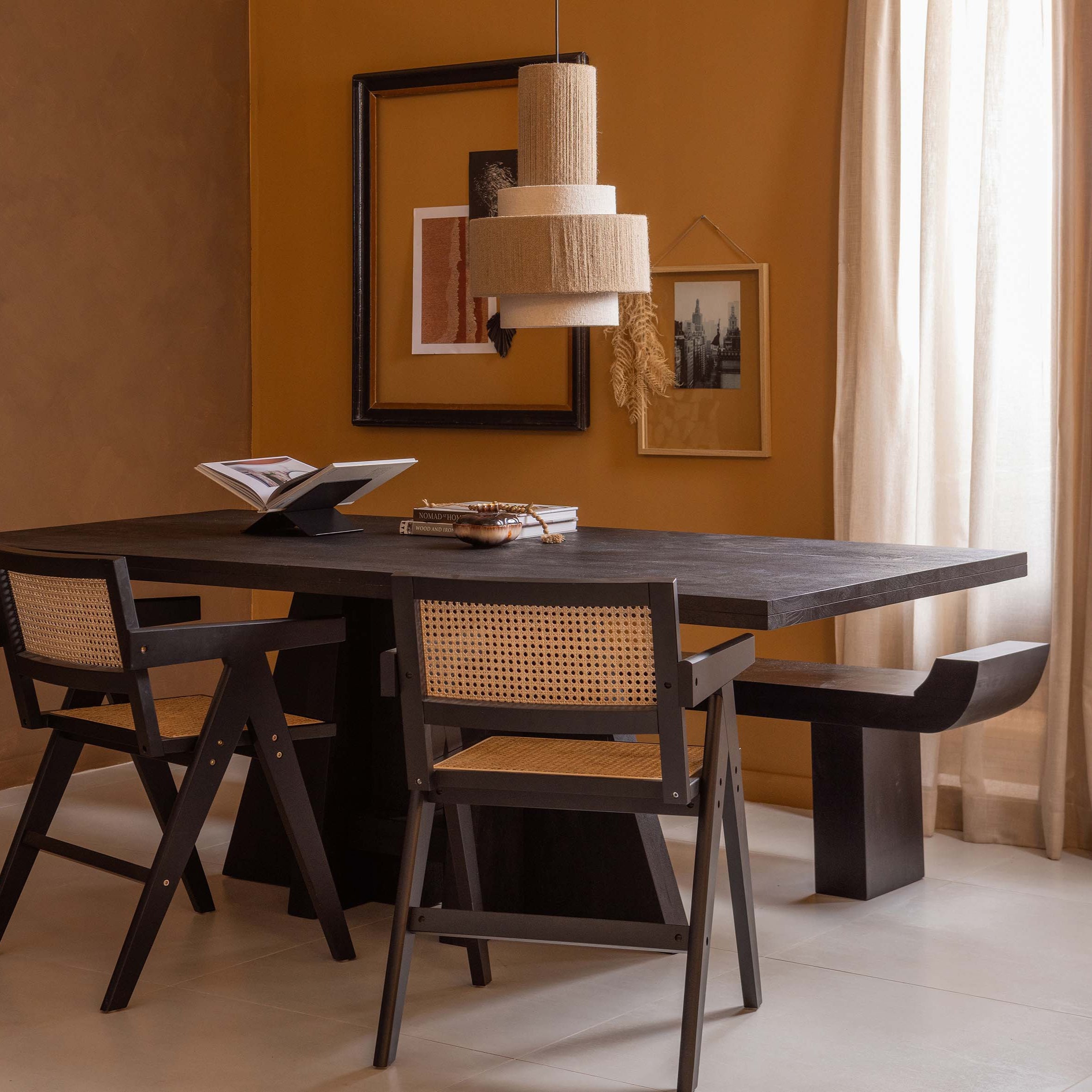 Table kean black mango wood