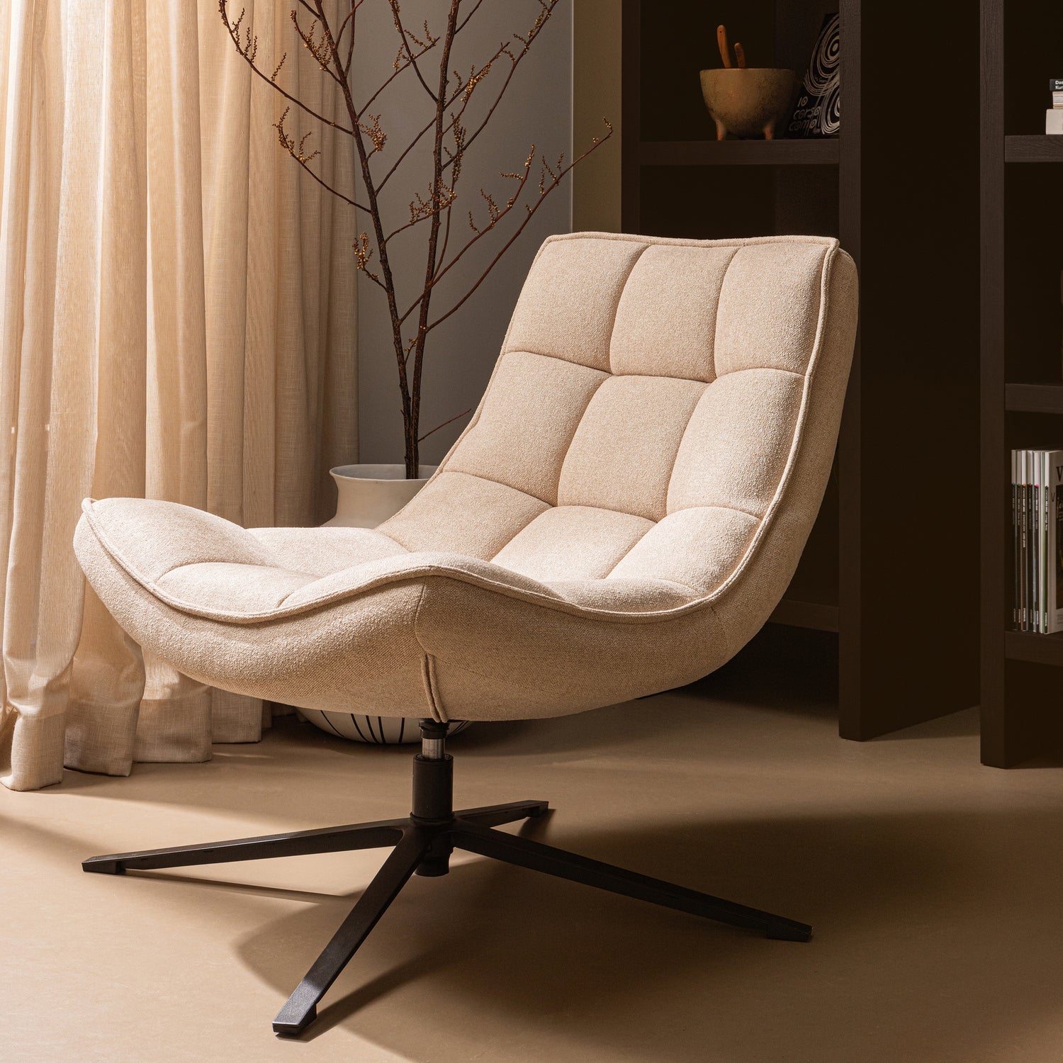 Maudi -Beige -Rotary -Sessel