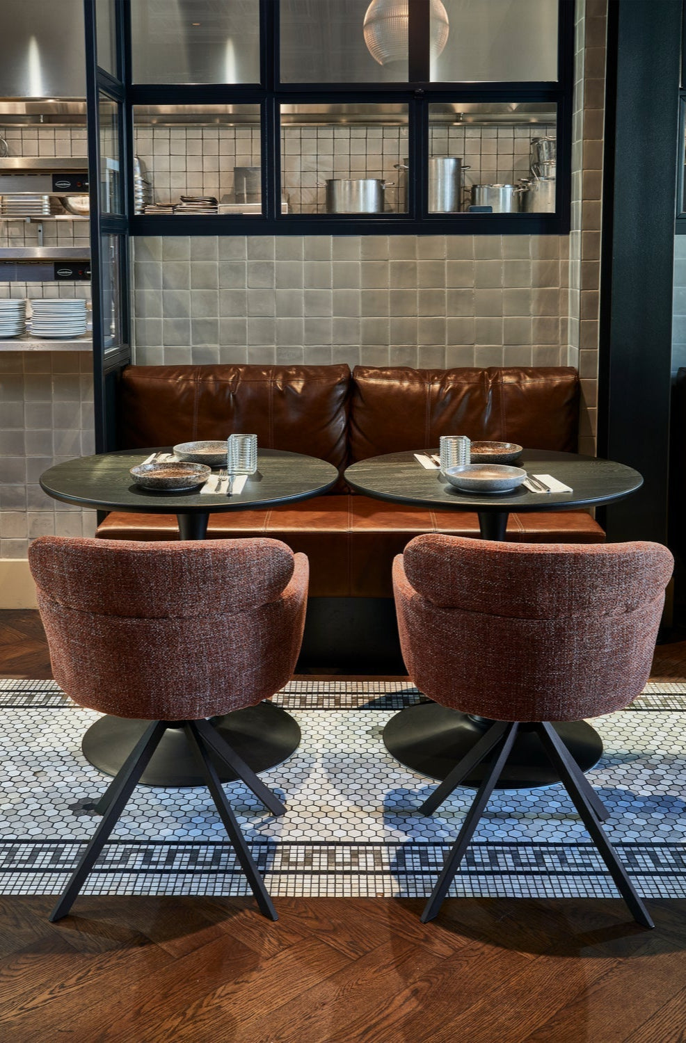 Fenne brown swivel chair