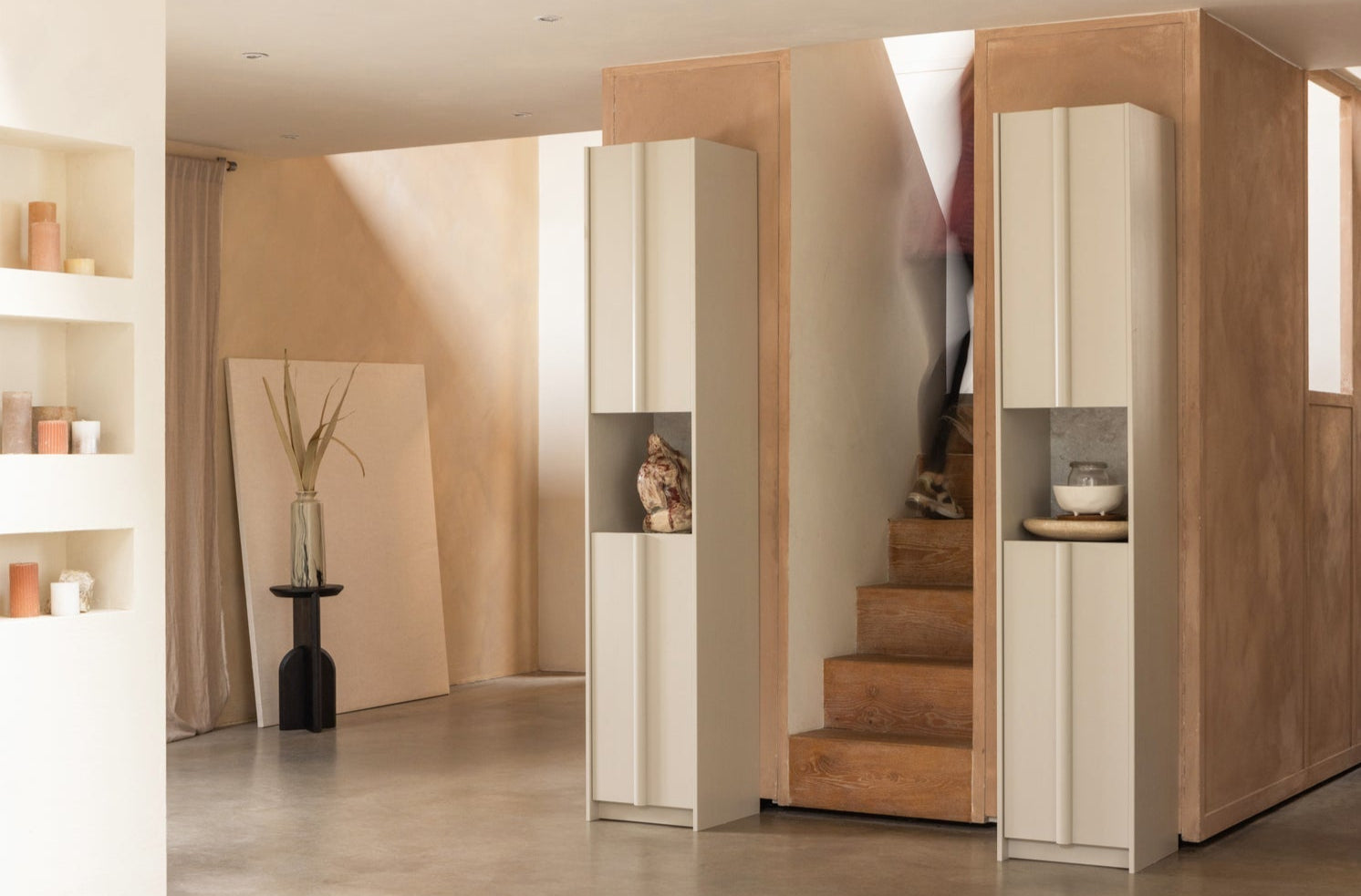 KIONI black side table