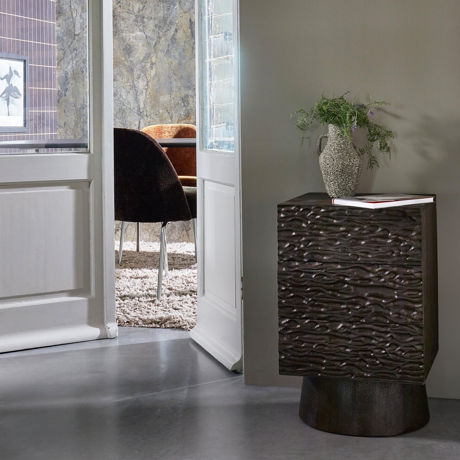 Stolik CRUMBLE aus Mangoholz