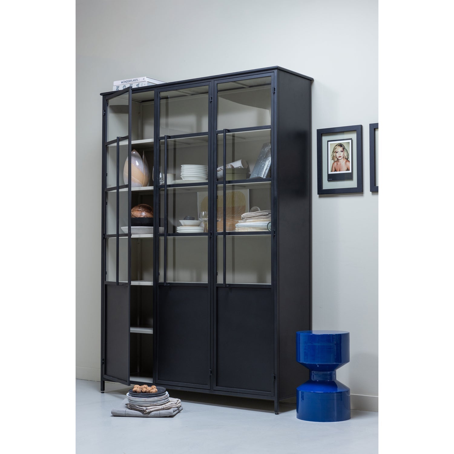 3-door display cabinet EXHIBIT black