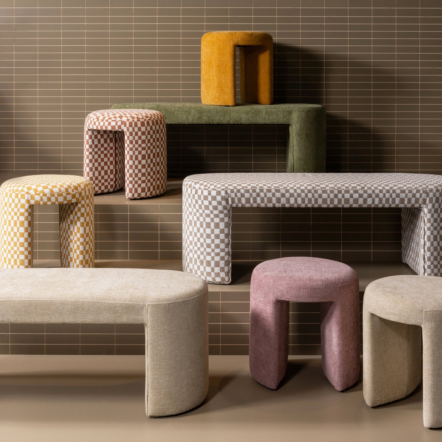 Charlie Cream Stool mit Orange