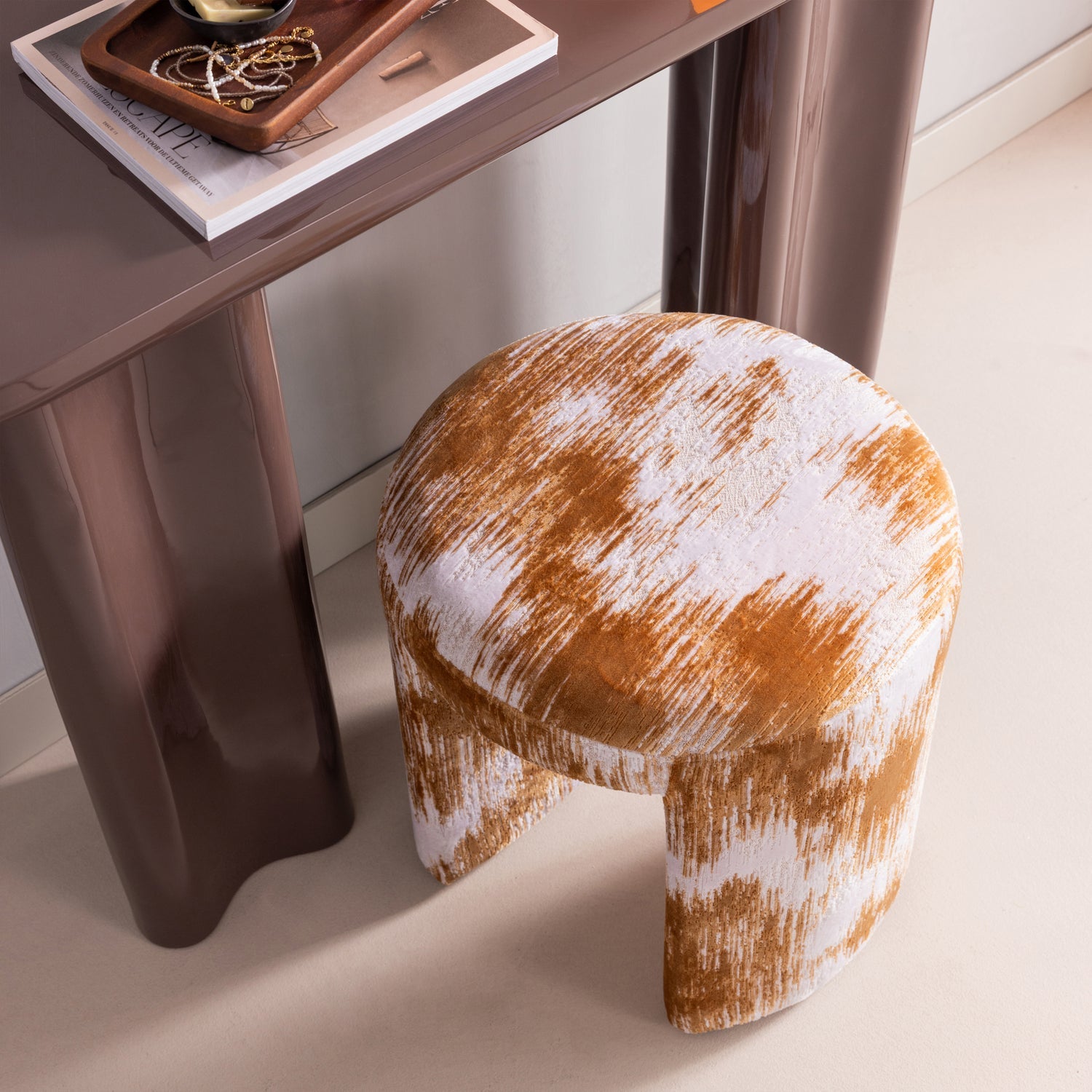 Hocker CHARLIE karamellfarben mit Beige