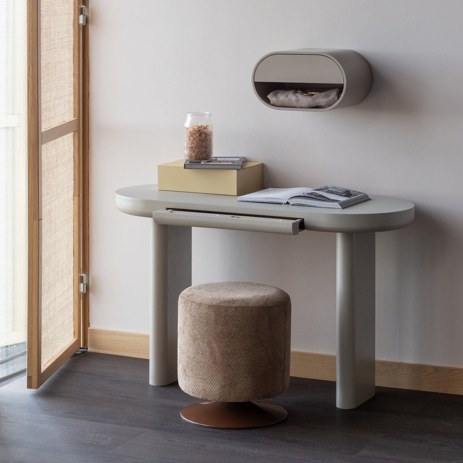 ISLEN Swivel Pouf Light Brown