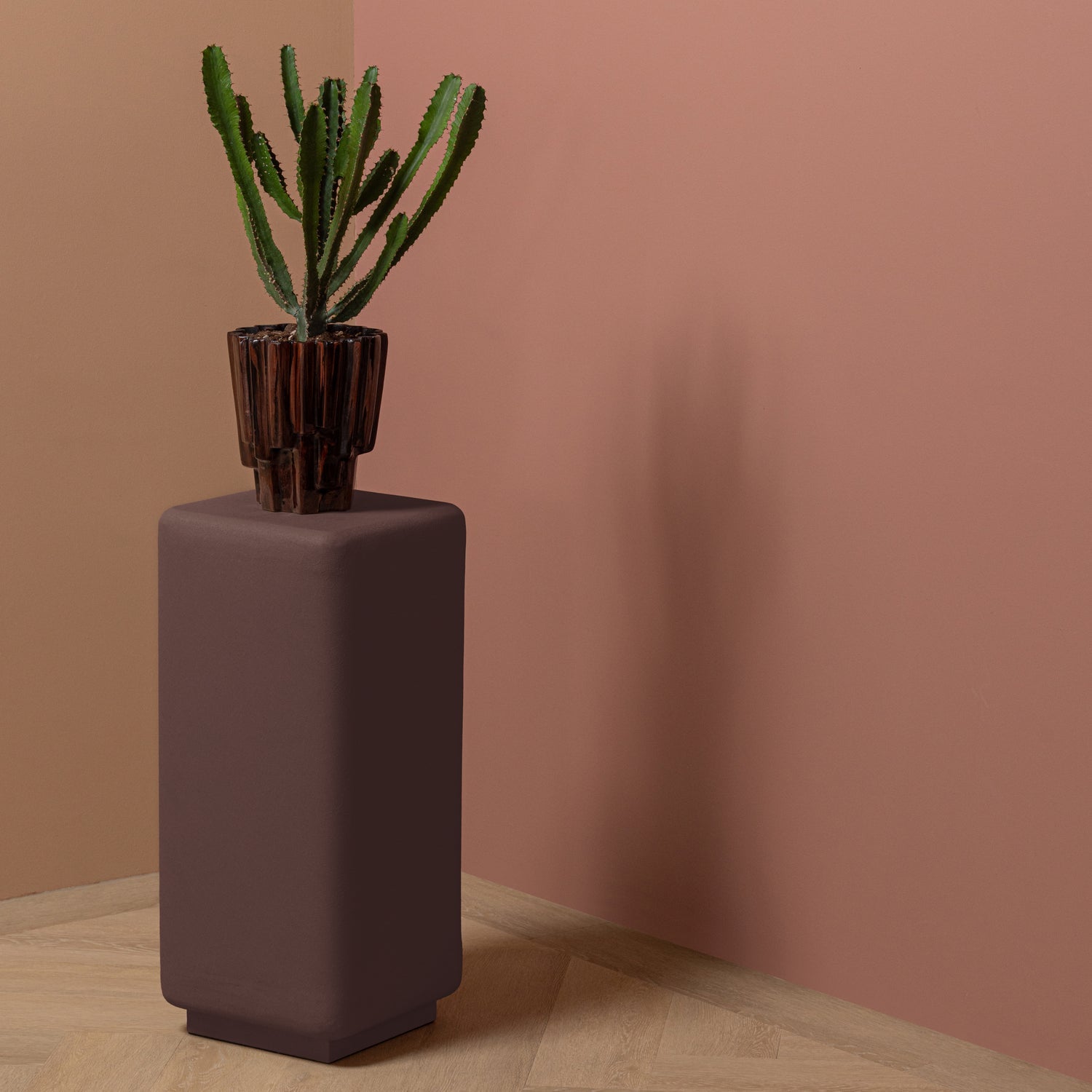 LUEN Brown Plant Stand
