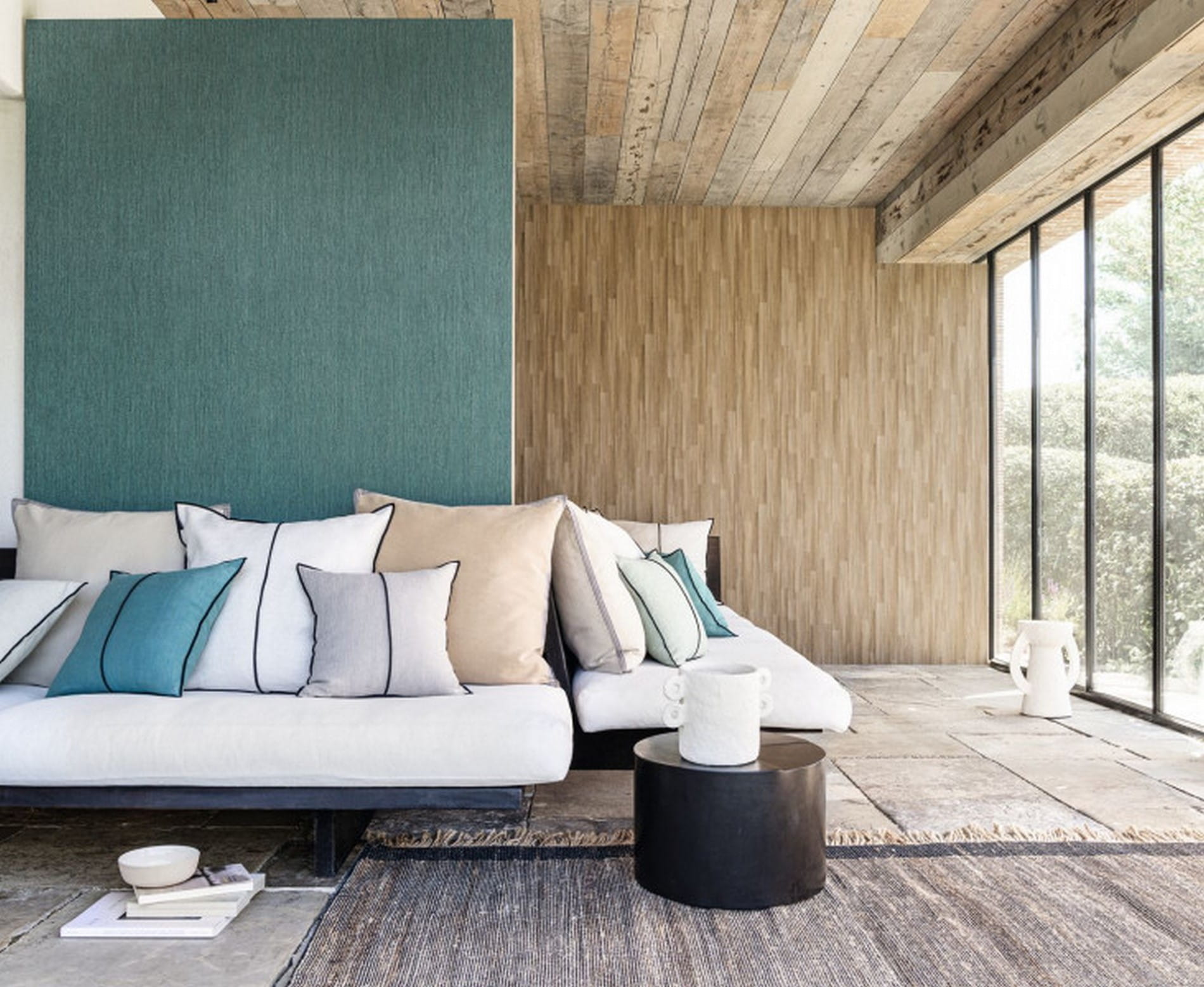 Structural striped wallpaper mimicking the banana plant MAURELII - SEPIA dark gray with brown