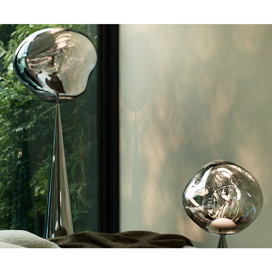 Lampa podłogowa MELT FAT CONE opalizujący ze srebrną podstawą – Tom Dixon