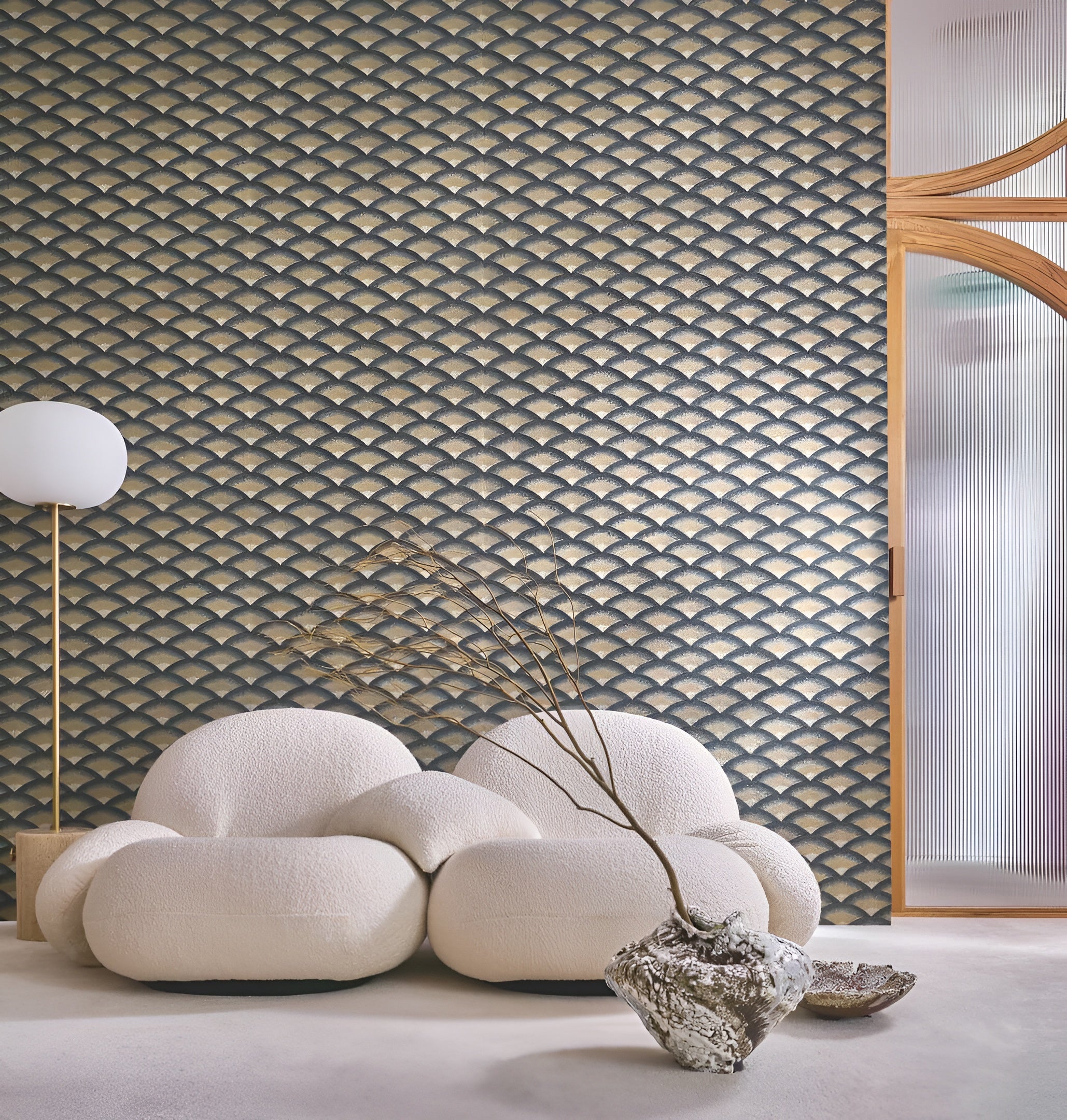 Geometric Wave Pattern Textured Wallpaper NAMI - NOIR/DORÉ Black with Gold