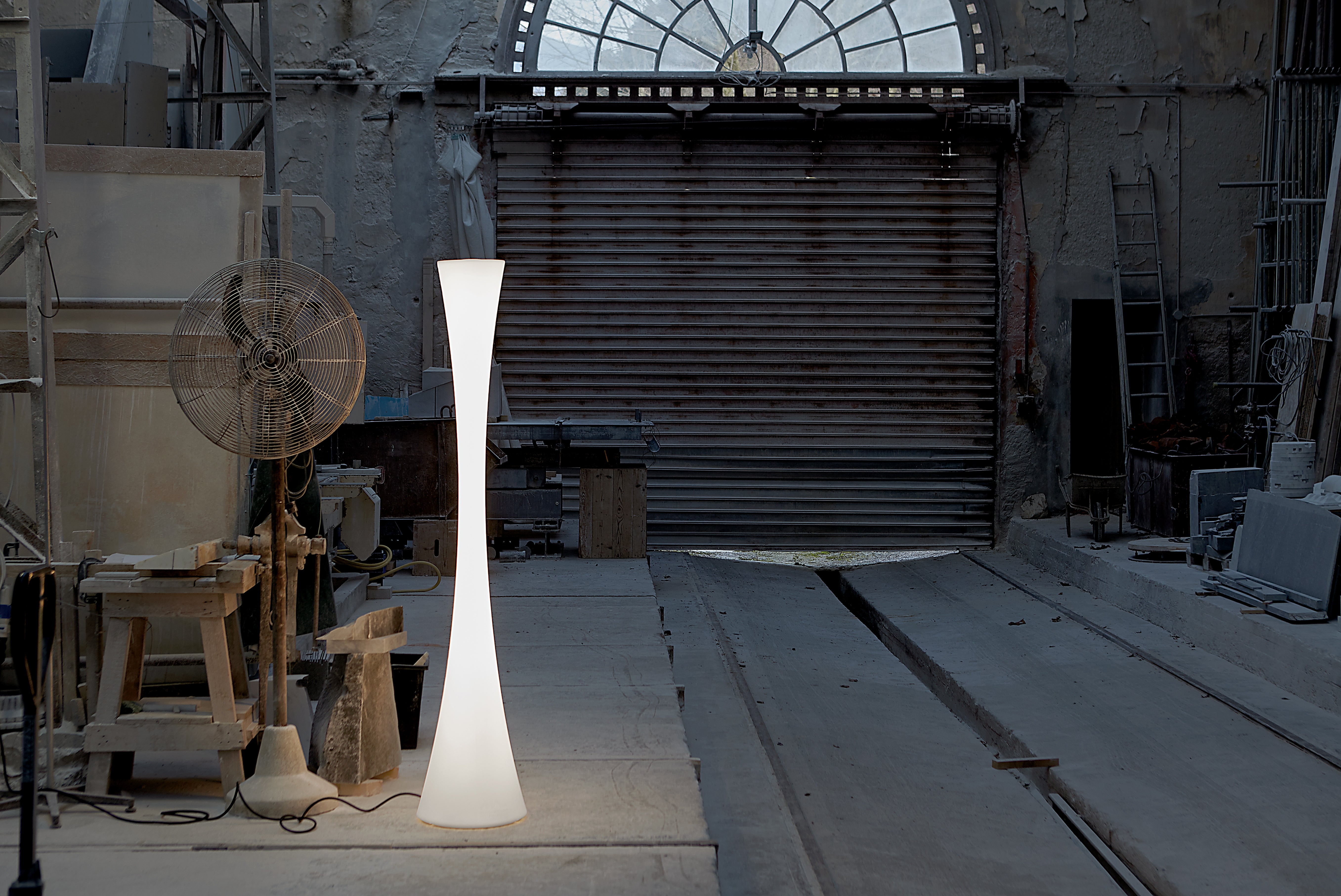 BICONICA Floor Lamp in Glossy White