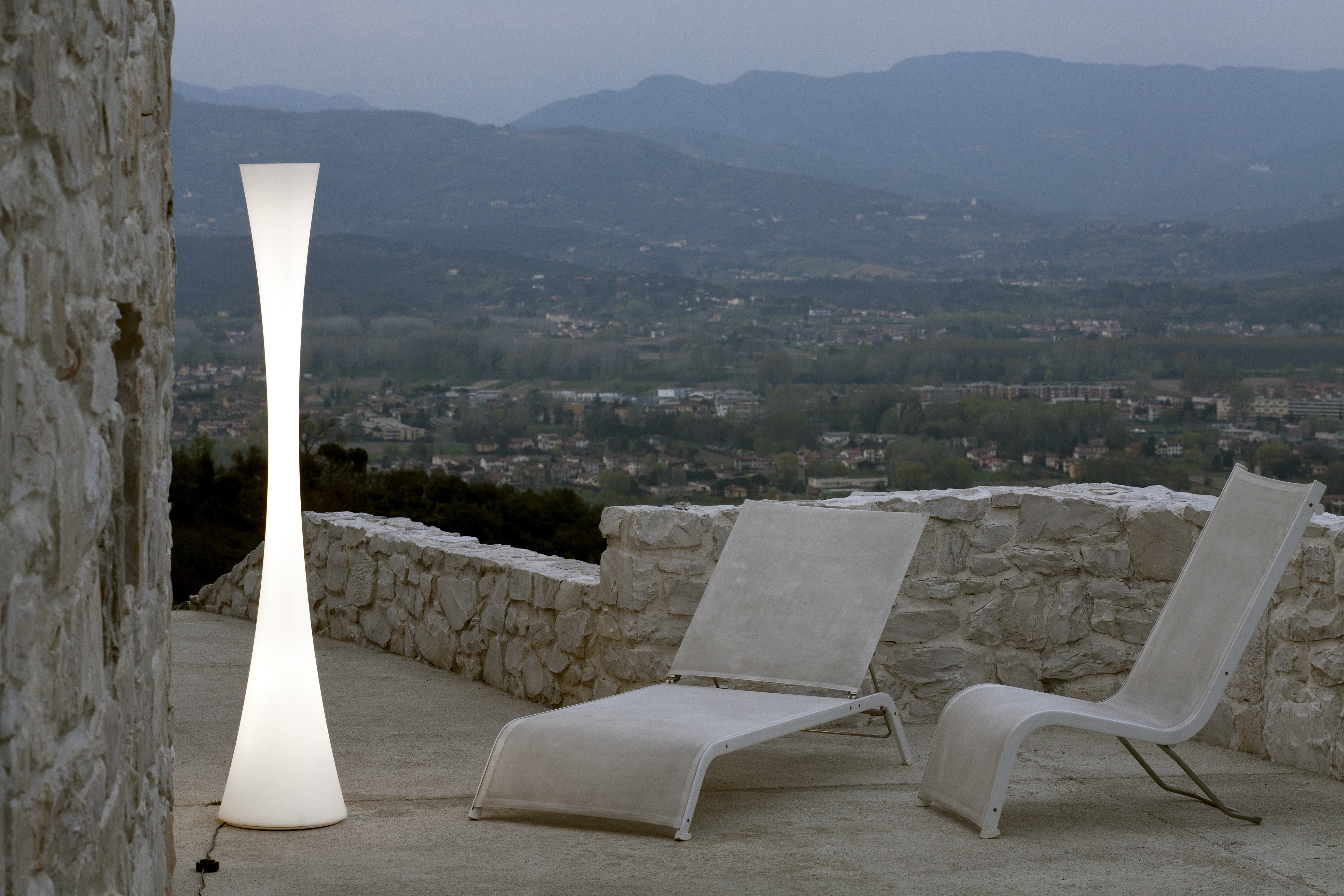 BICONICA Floor Lamp in Glossy White
