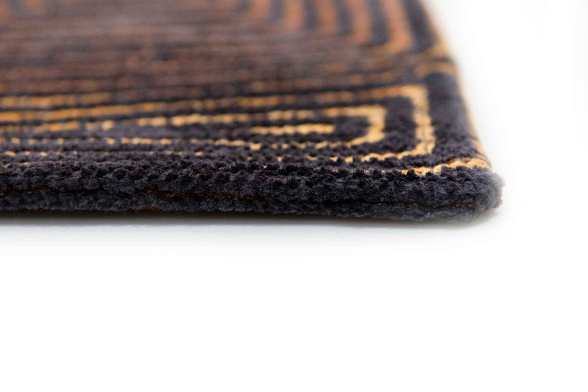 Korallen schwarzes Goldteppich schwarz und Gold