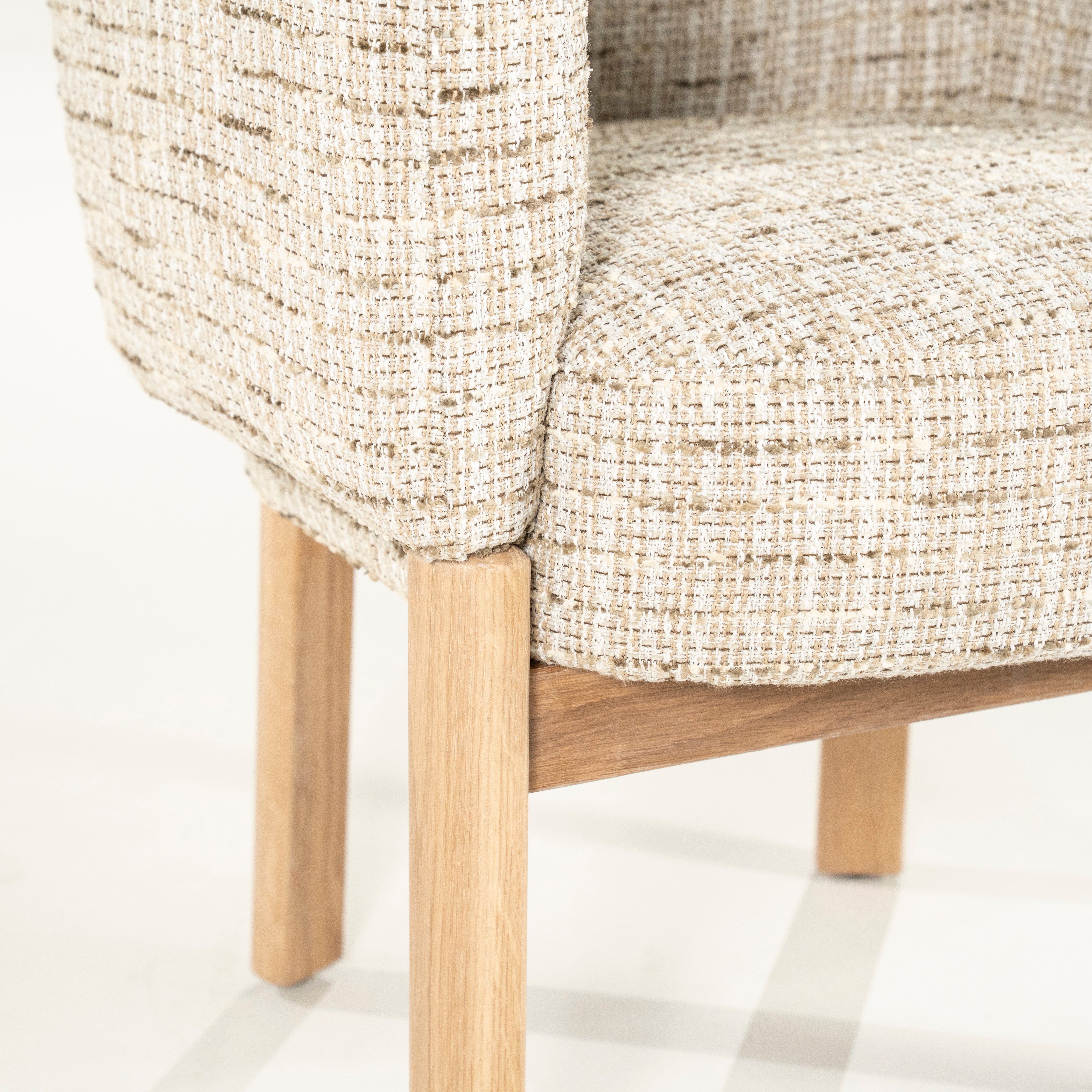 Sessel MICHA beige mit Eichenbasis