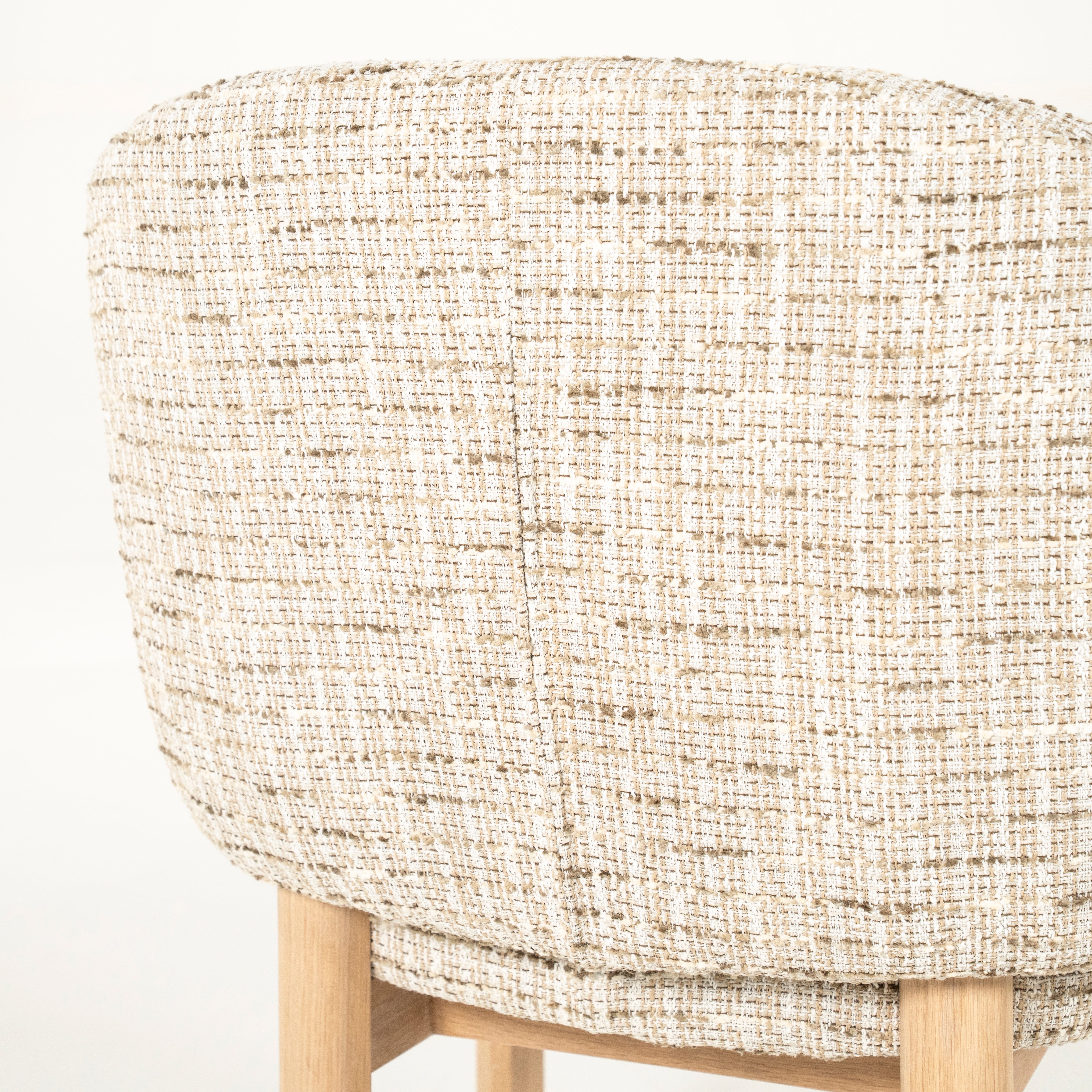 Sessel MICHA beige mit Eichenbasis