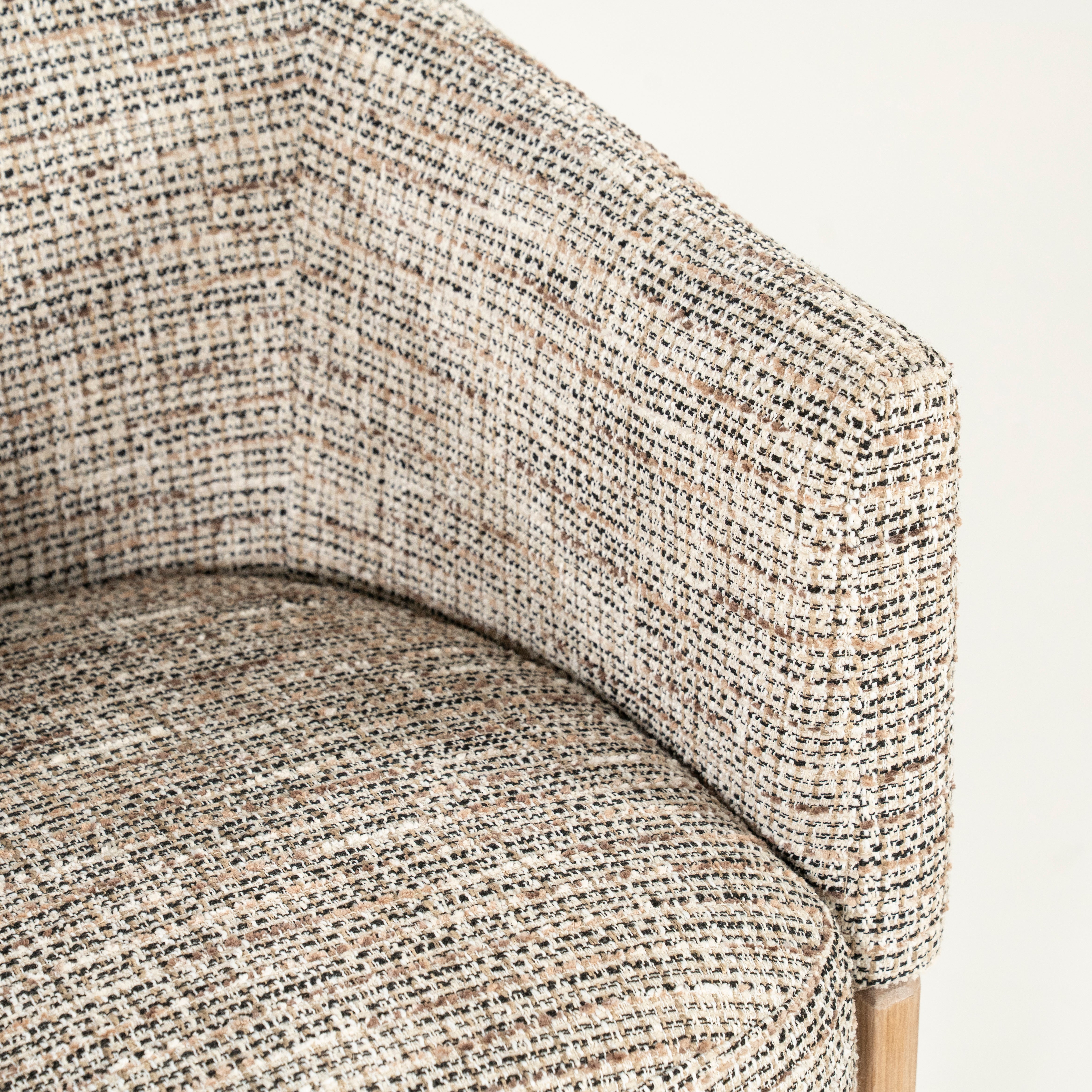 MICHA armchair in taupe with oak base