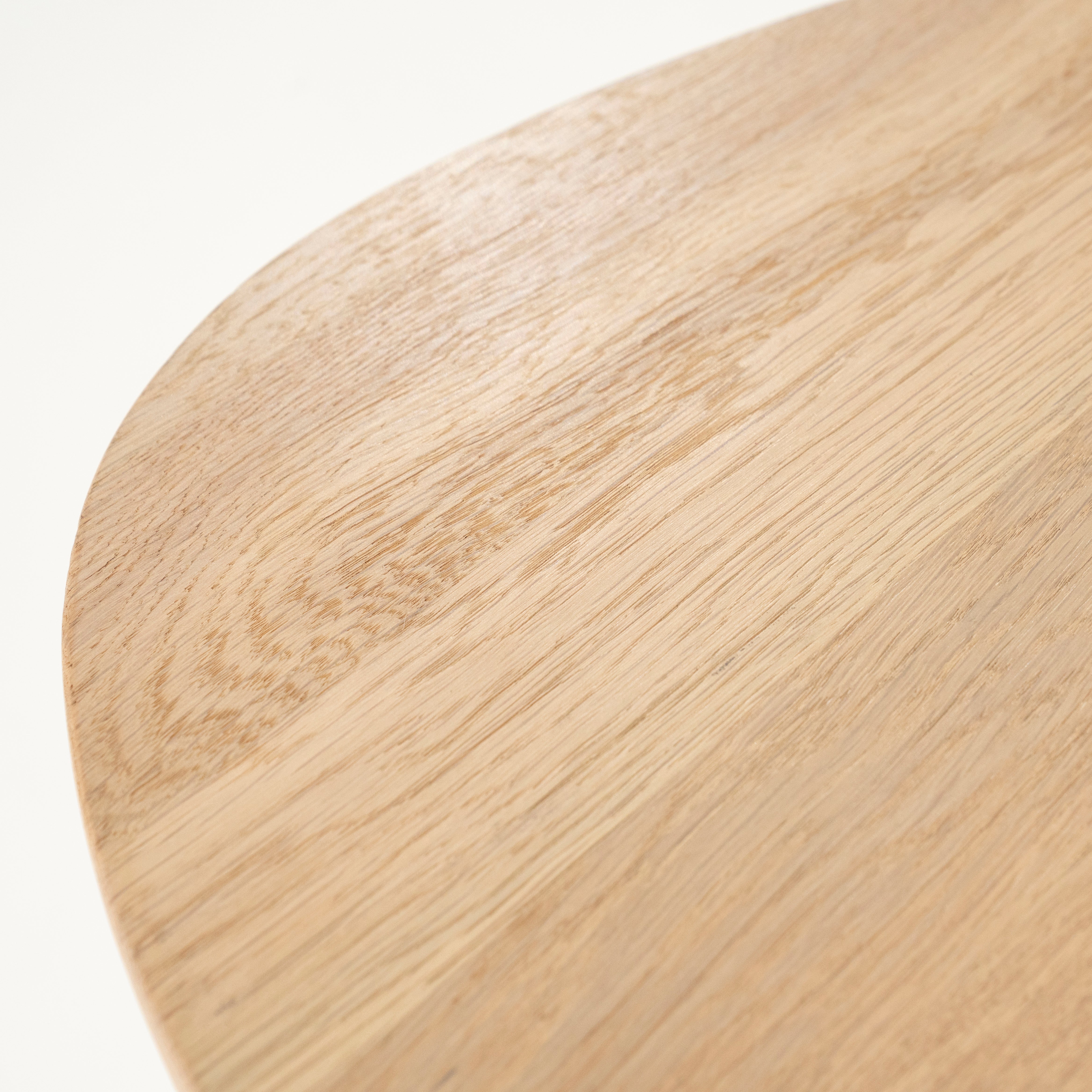 Beistelltisch LORI aus Eichenholz