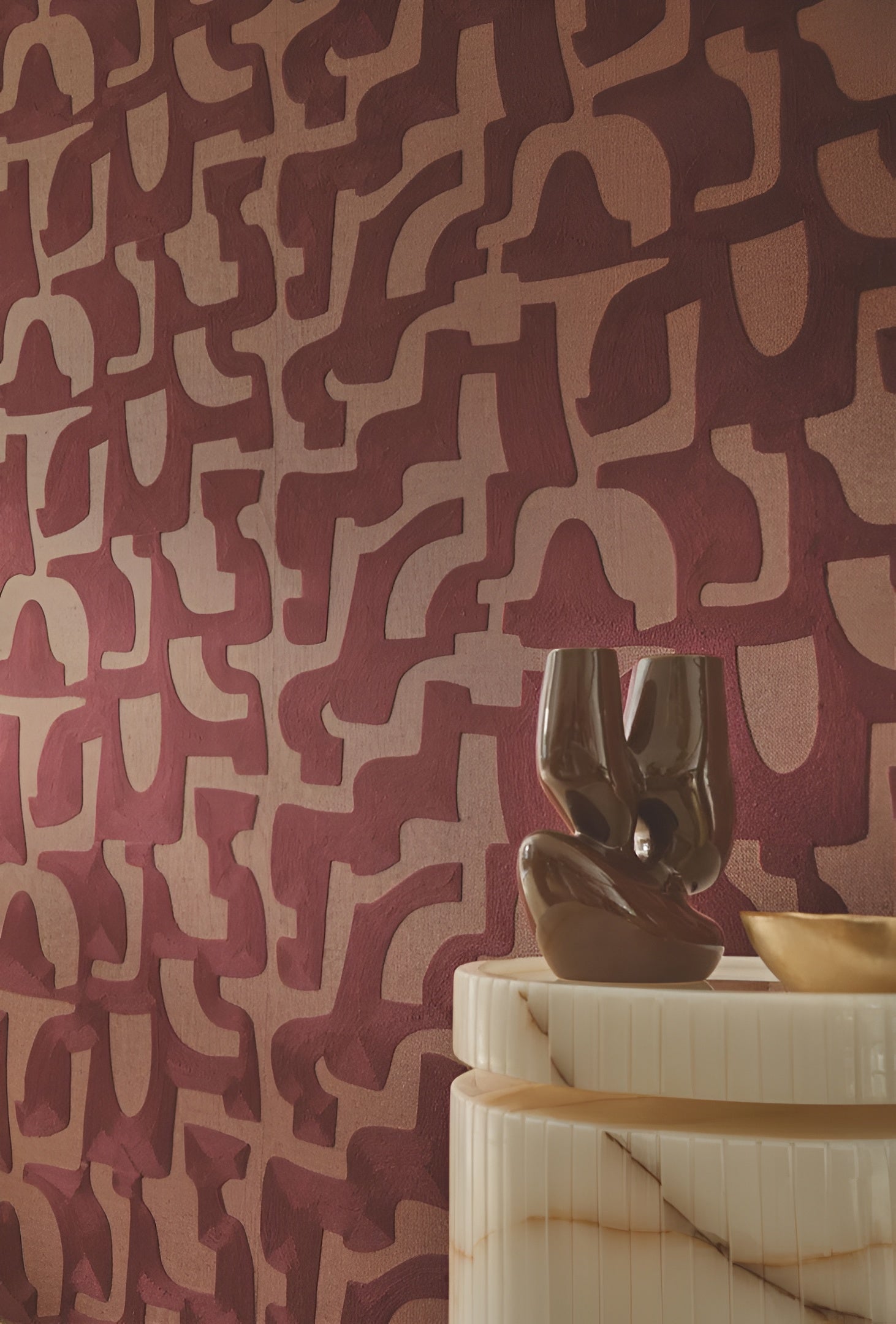 Embroidered wallpaper with geometric pattern SONATE - LILA WENGÉ lilac with bronze