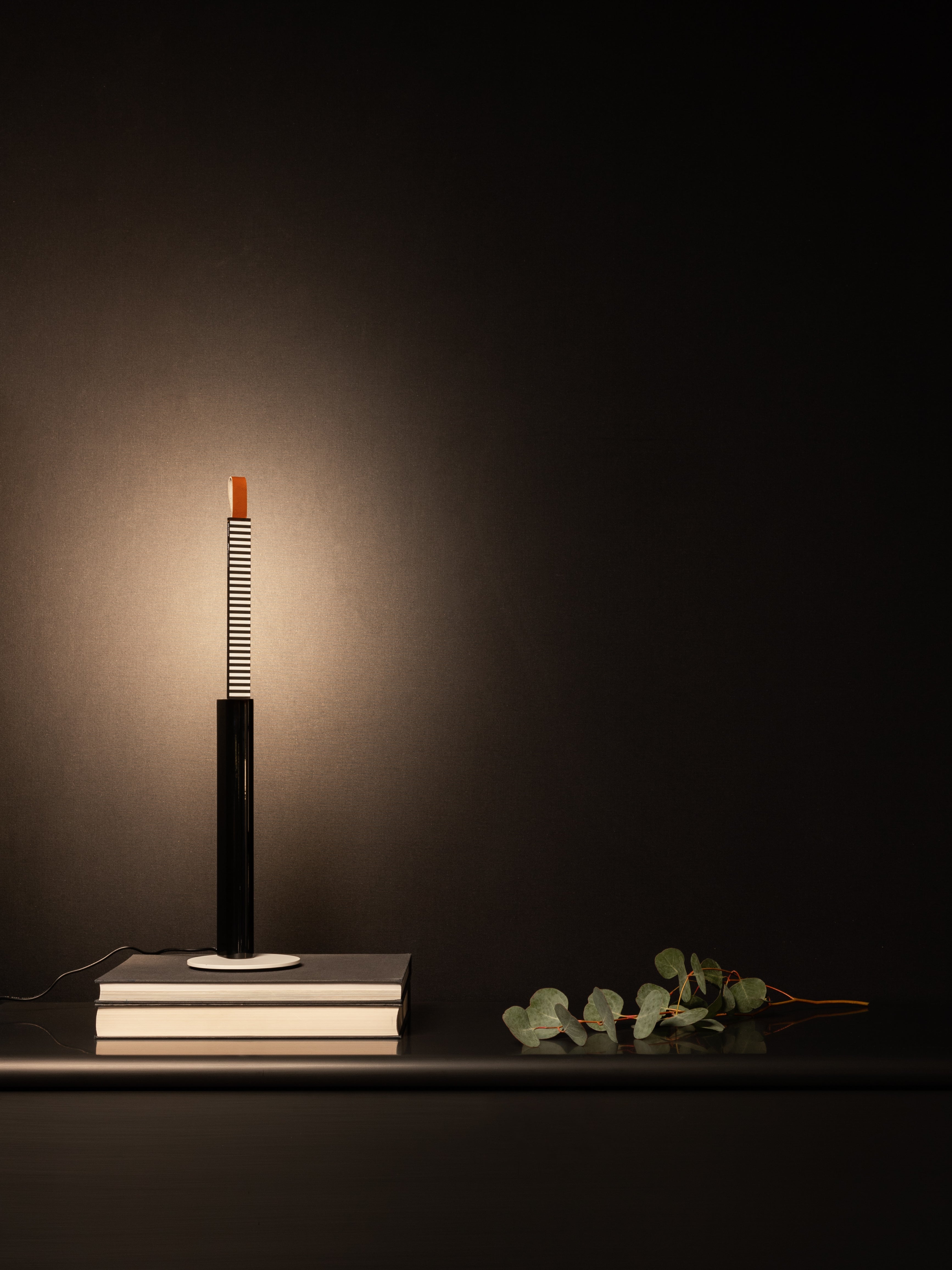 Tischlampe METRICA glänzend schwarz