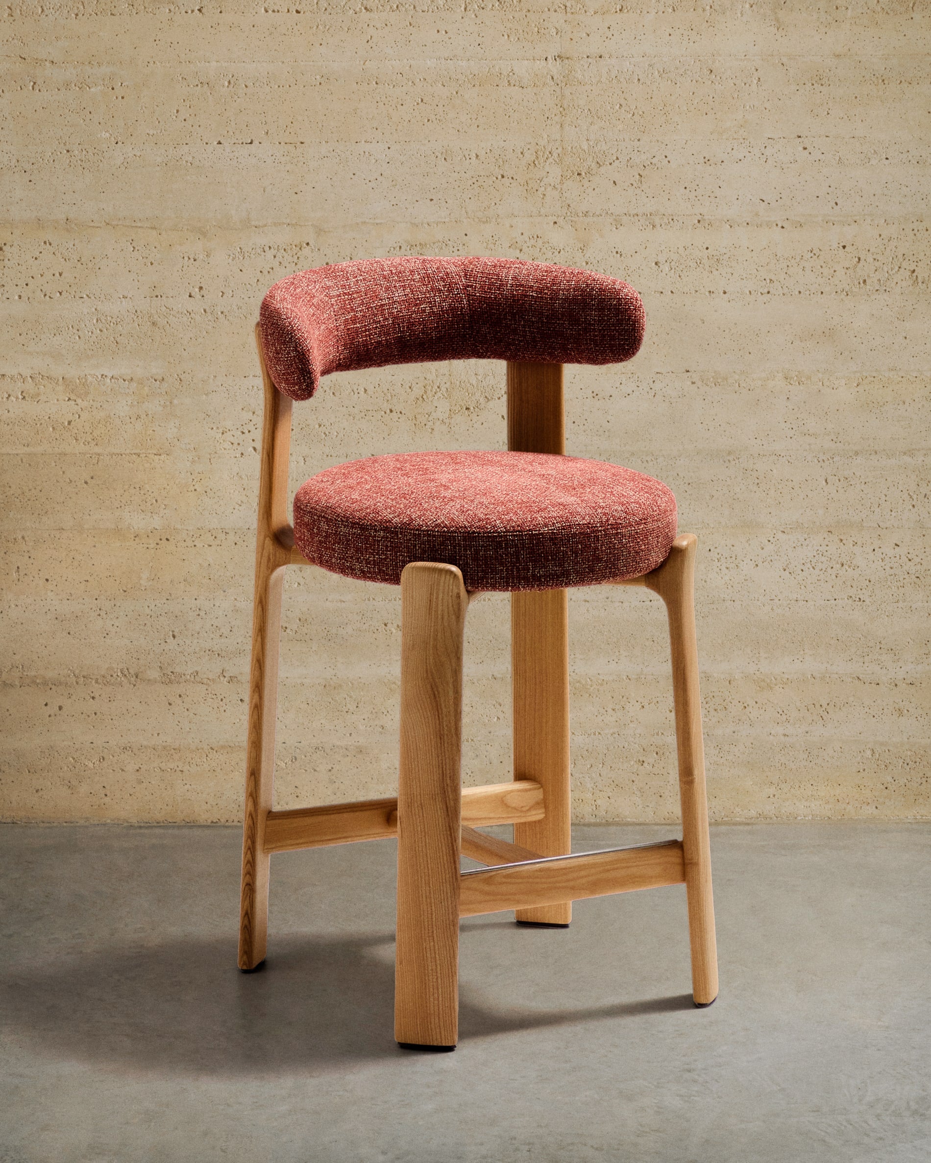 GRANITE roter Chenille-Hocker mit Eschengestell