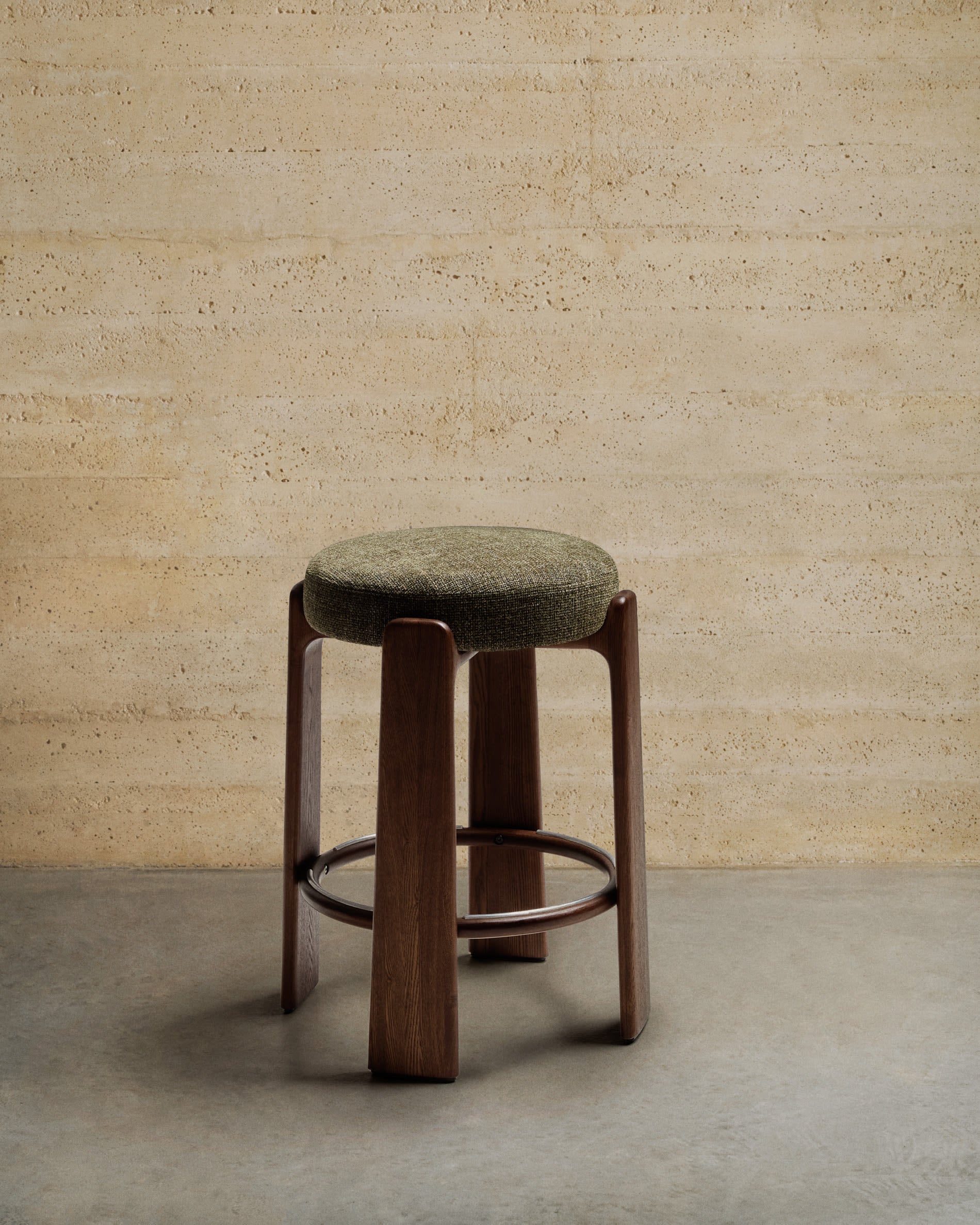 Barhocker GRANITE grün Chenille mit dunklem Eschenfuß