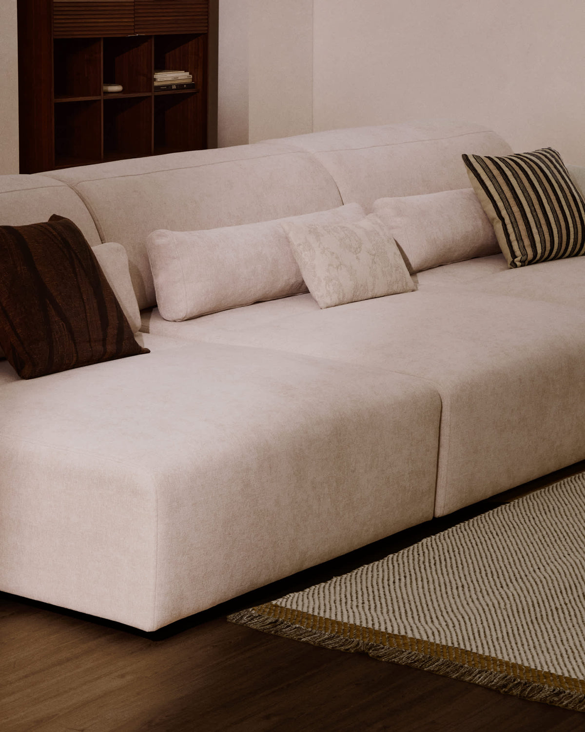 Sofa 6-osobowa z przesuwanymi siedziskami LARES beżowy szenil – ujęcie 9
