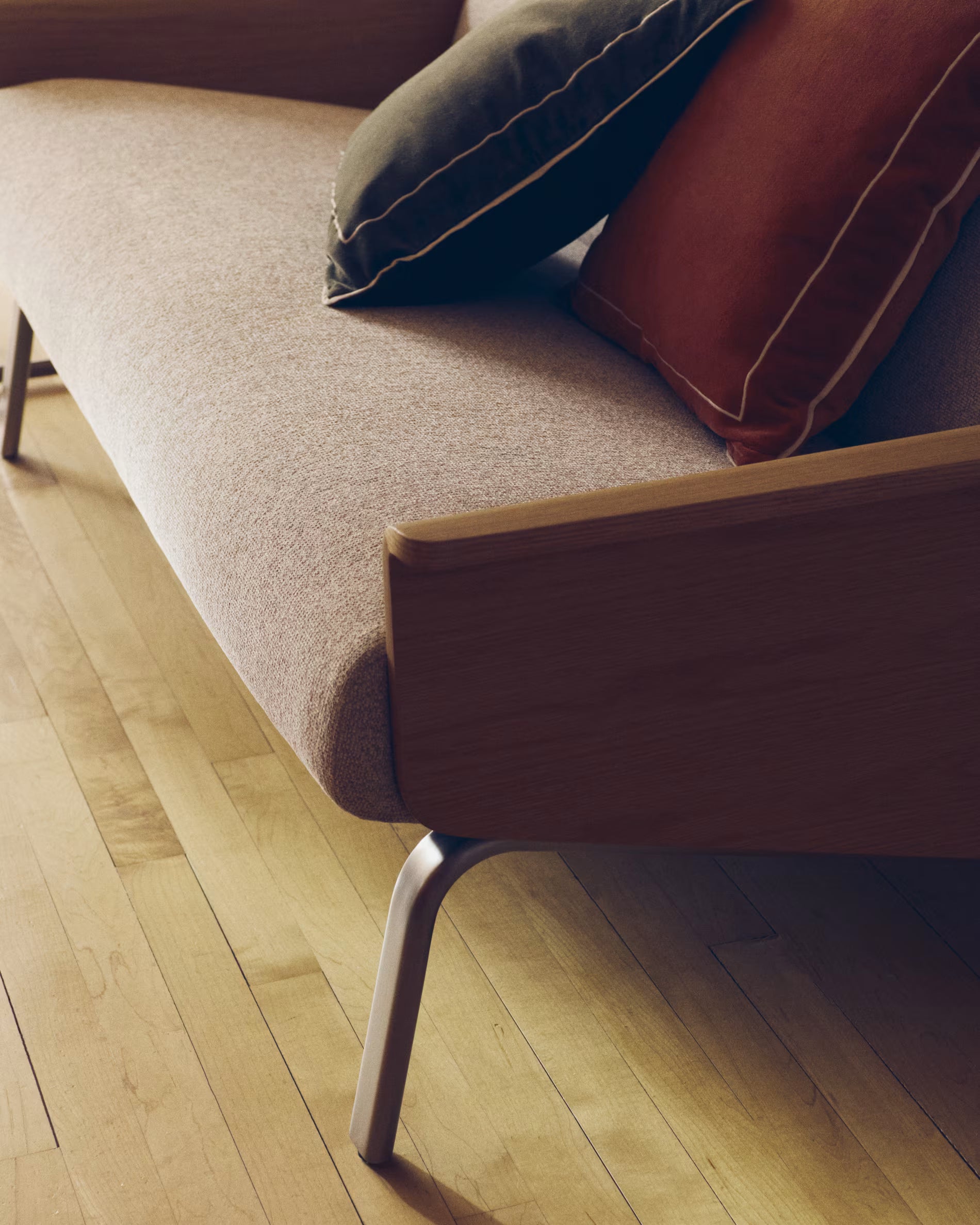 Sofa 2-sitzig AMSEN beige mit Eichenfurnier und Stahlgestell