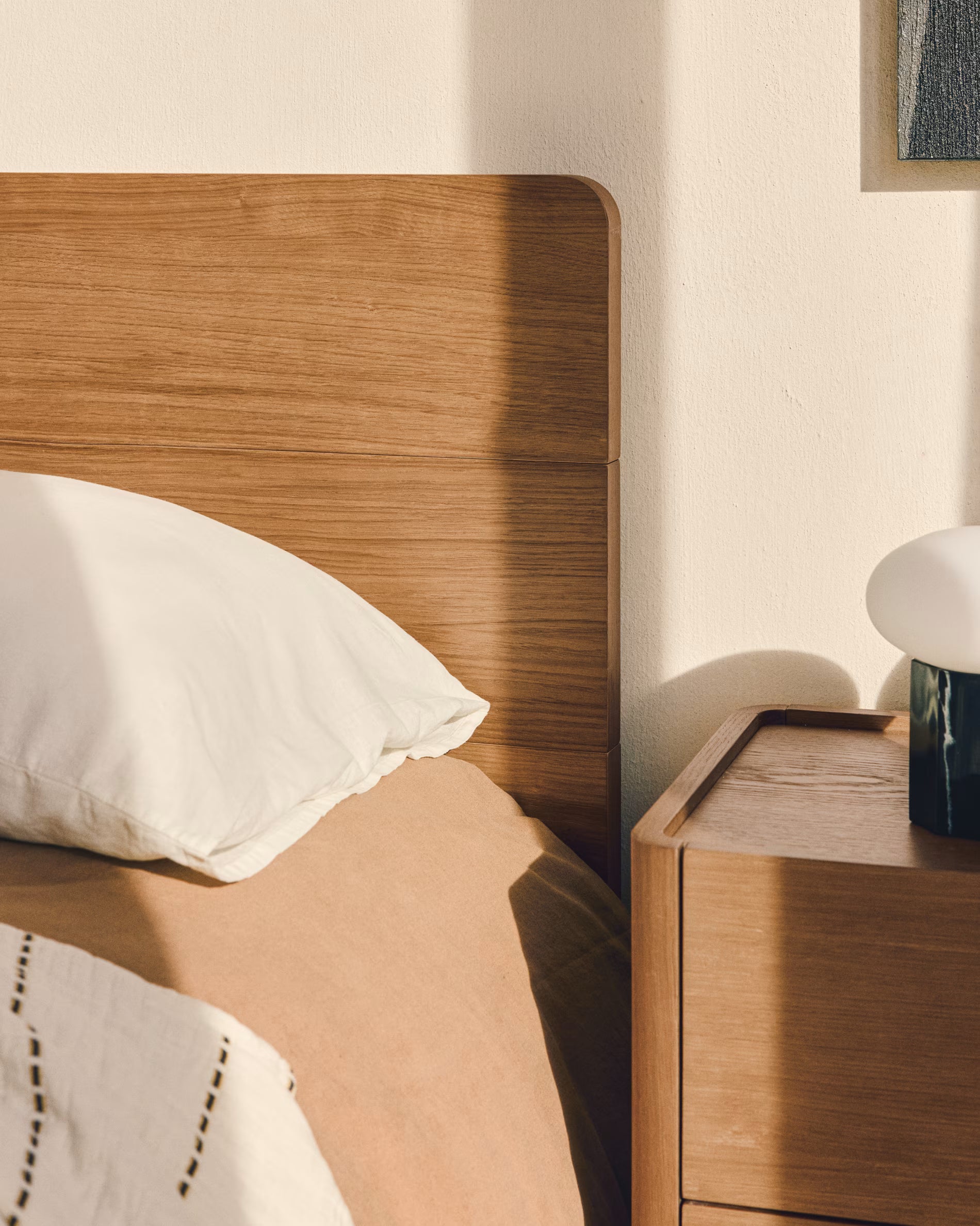Łóżko ARELIDA fornir dębowy – Kave Home