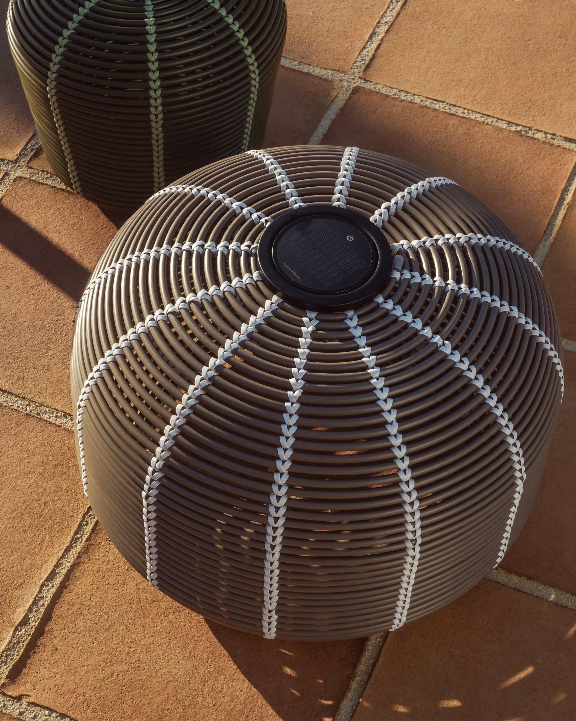 Solar-Gartenlampe GAROINA taupe synthetischer Rattan