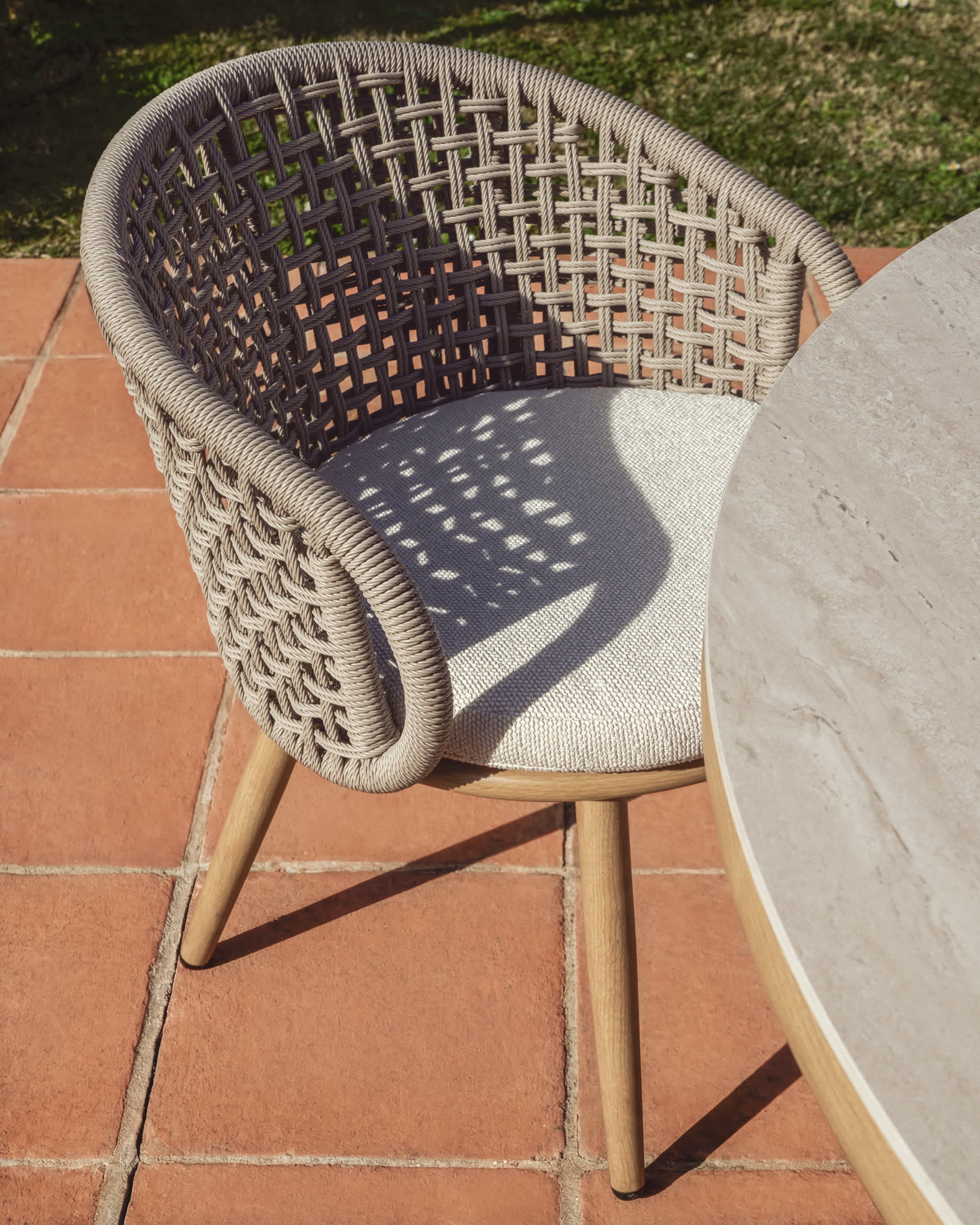 LIDARIO taupe garden chair