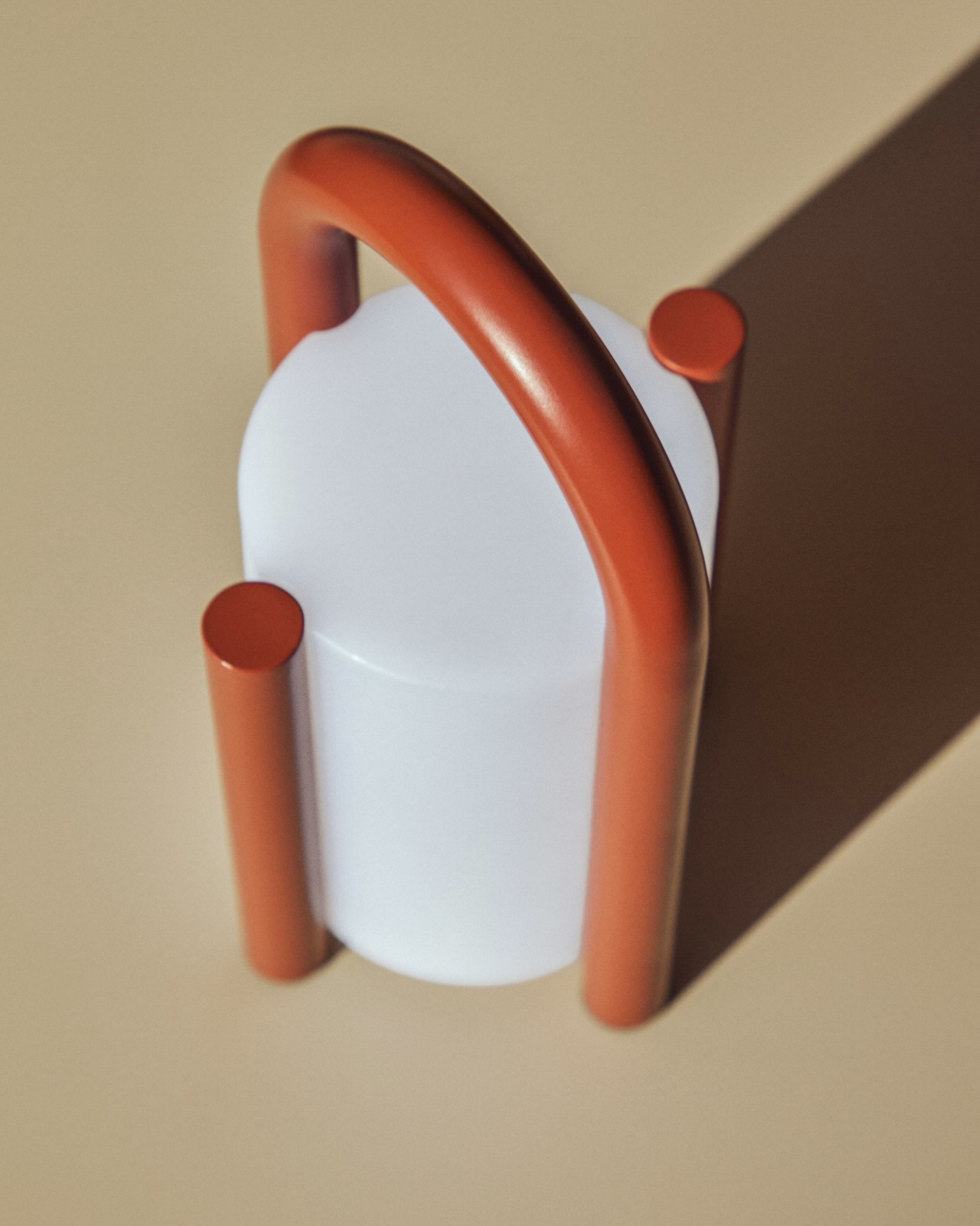 Lampa ogrodowa przenośna LEROS terakota na taras i do ogrodu – Kave Home