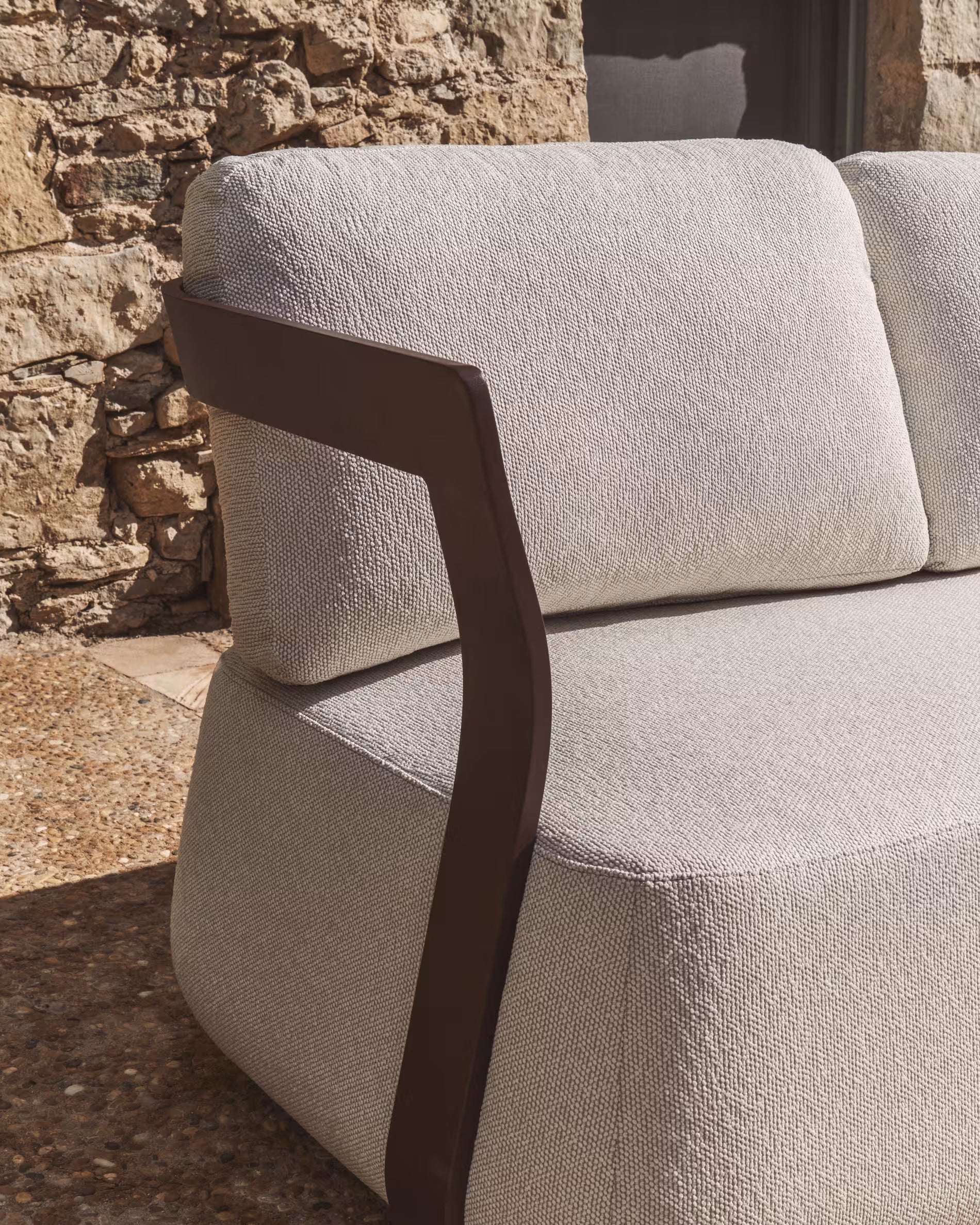 Garten-Sofa 3-sitzig TAMARIS ecru mit braunem Gestell